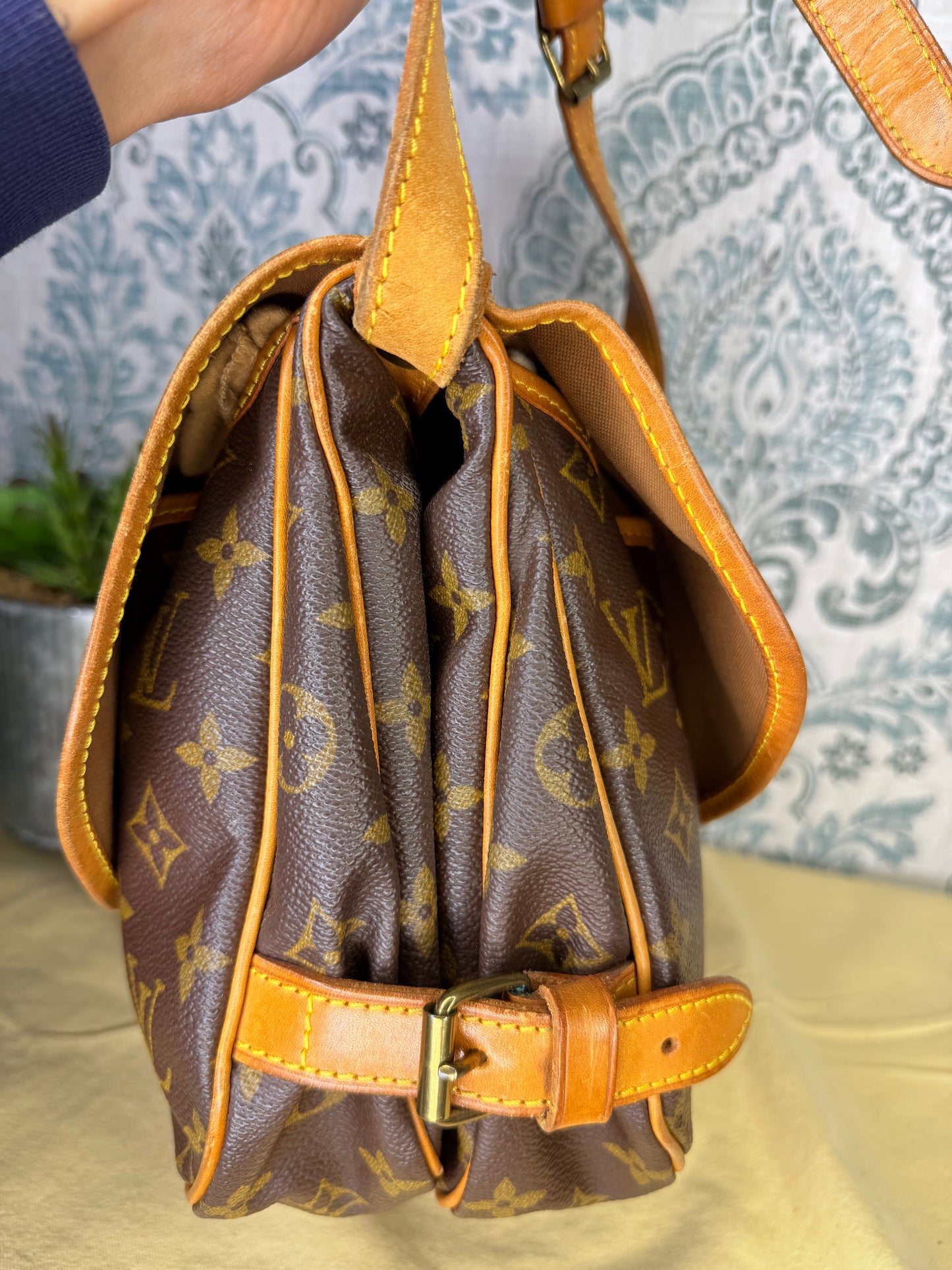 Louis Vuitton Saumur 30