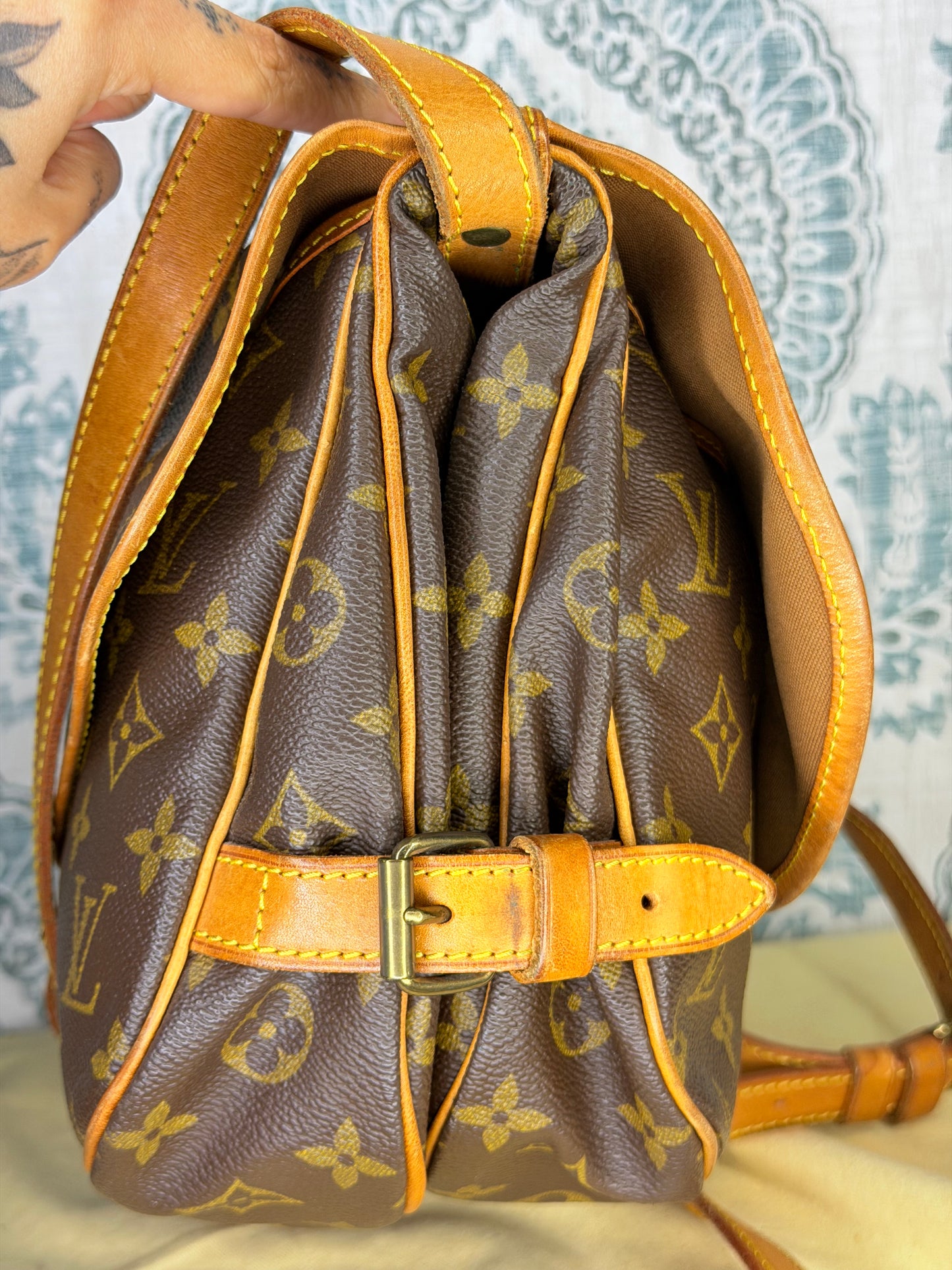 Louis Vuitton Saumur 30