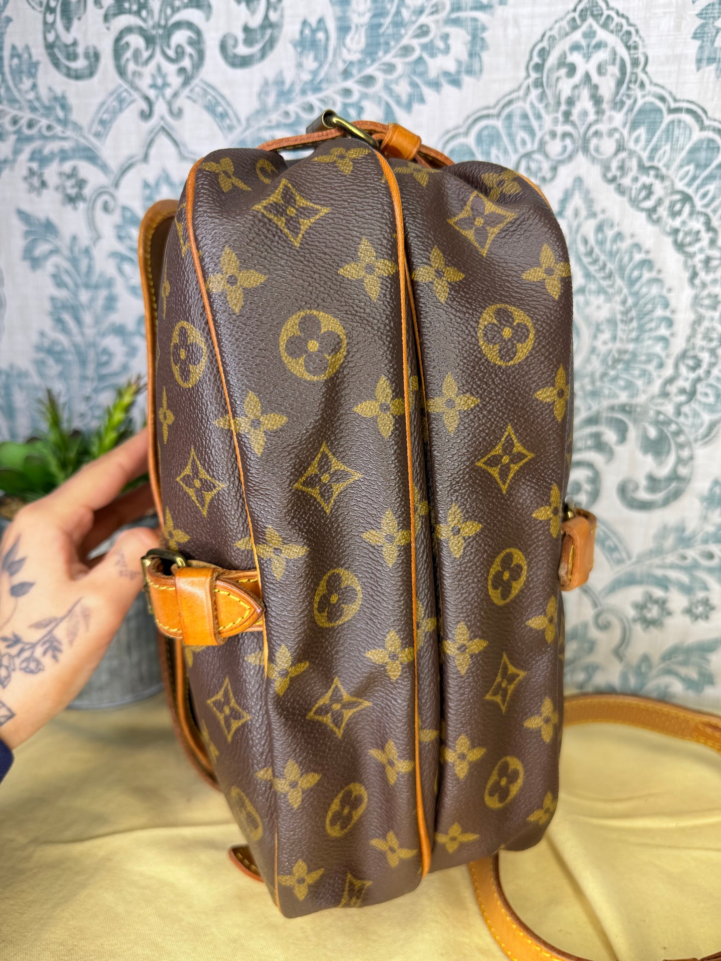 Louis Vuitton Saumur 30