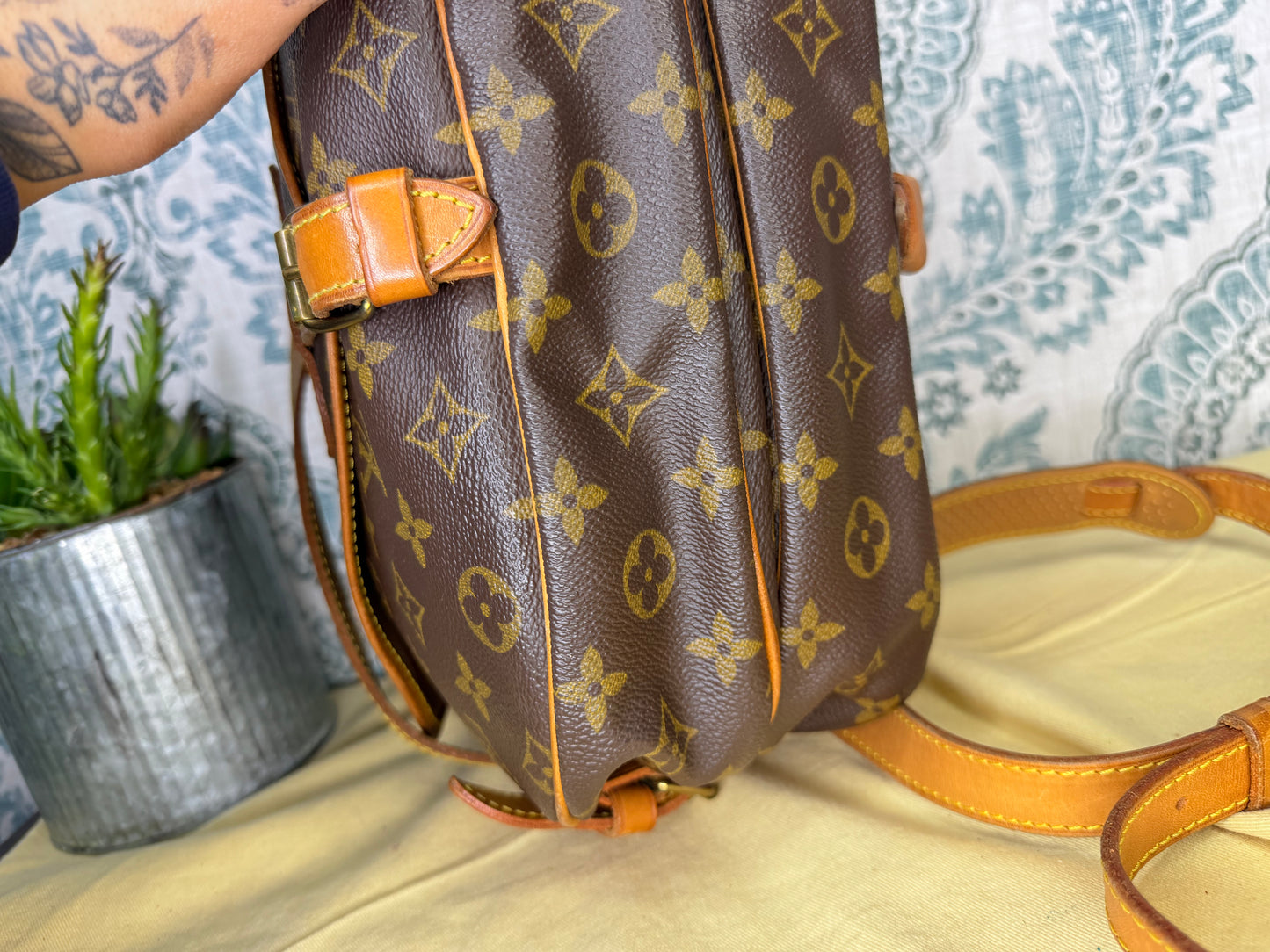 Louis Vuitton Saumur 30