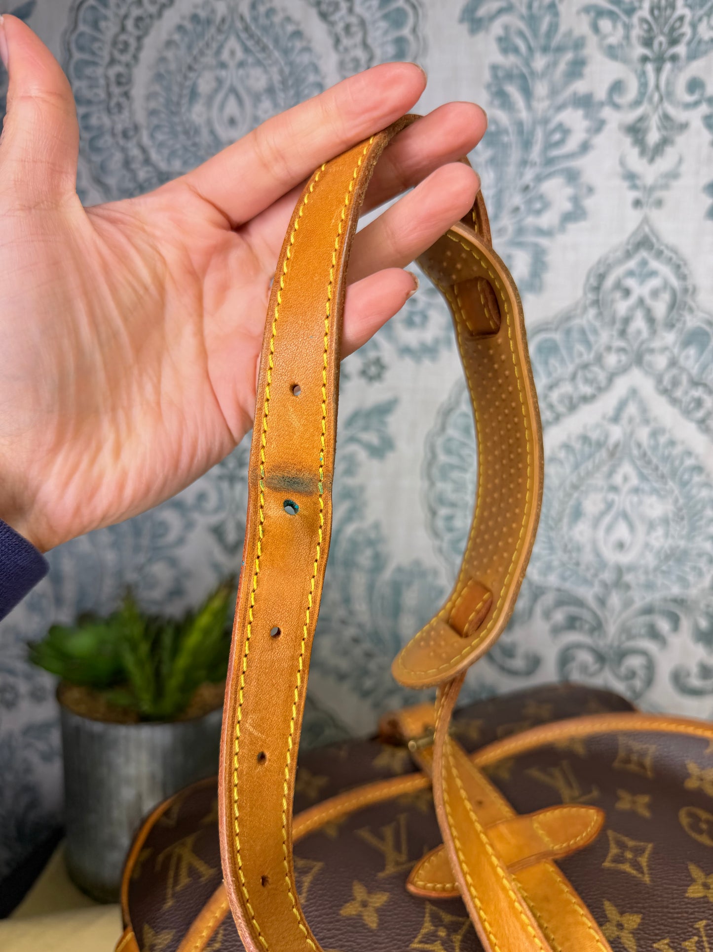 Louis Vuitton Saumur 30
