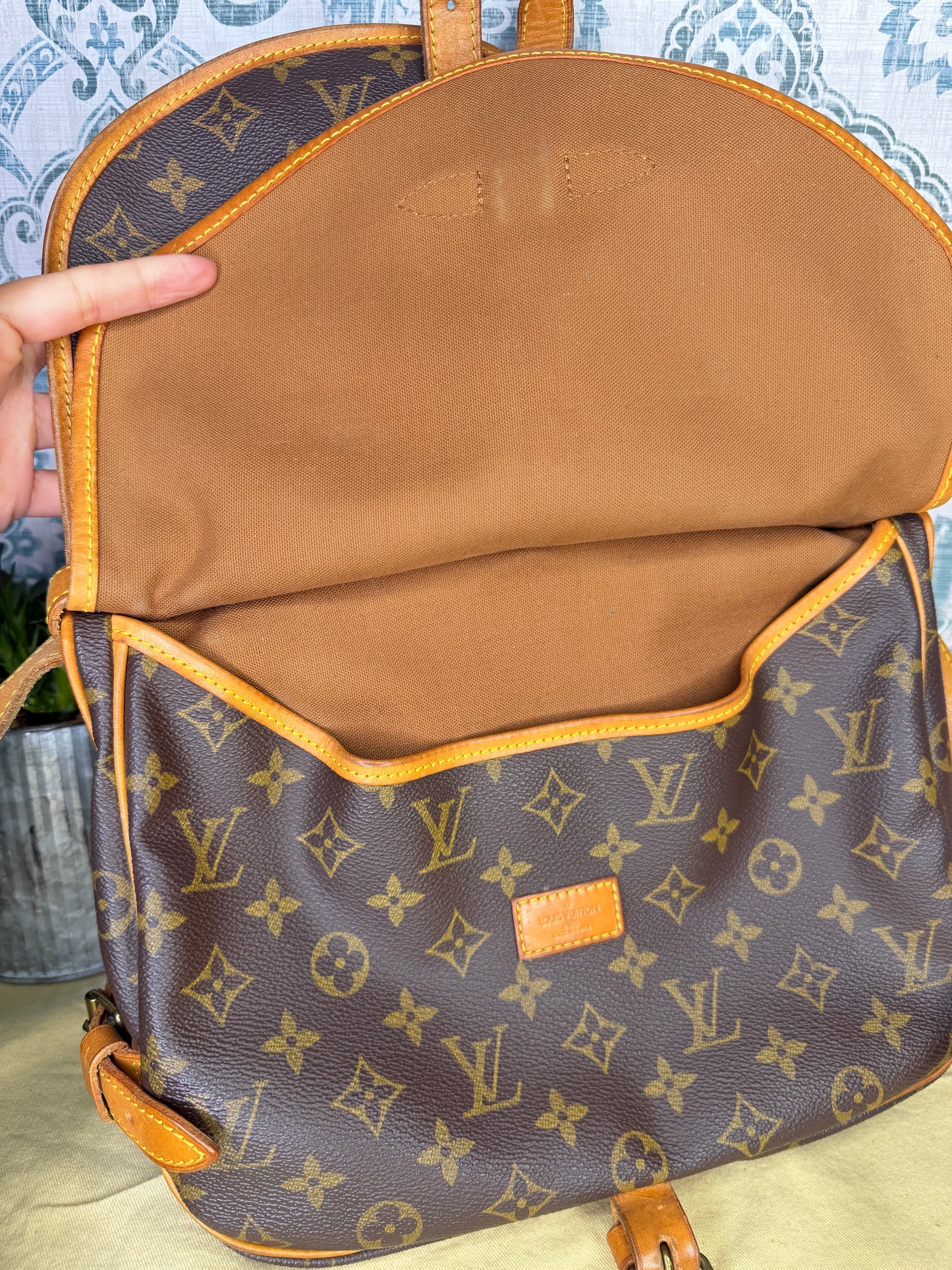 Louis Vuitton Saumur 30