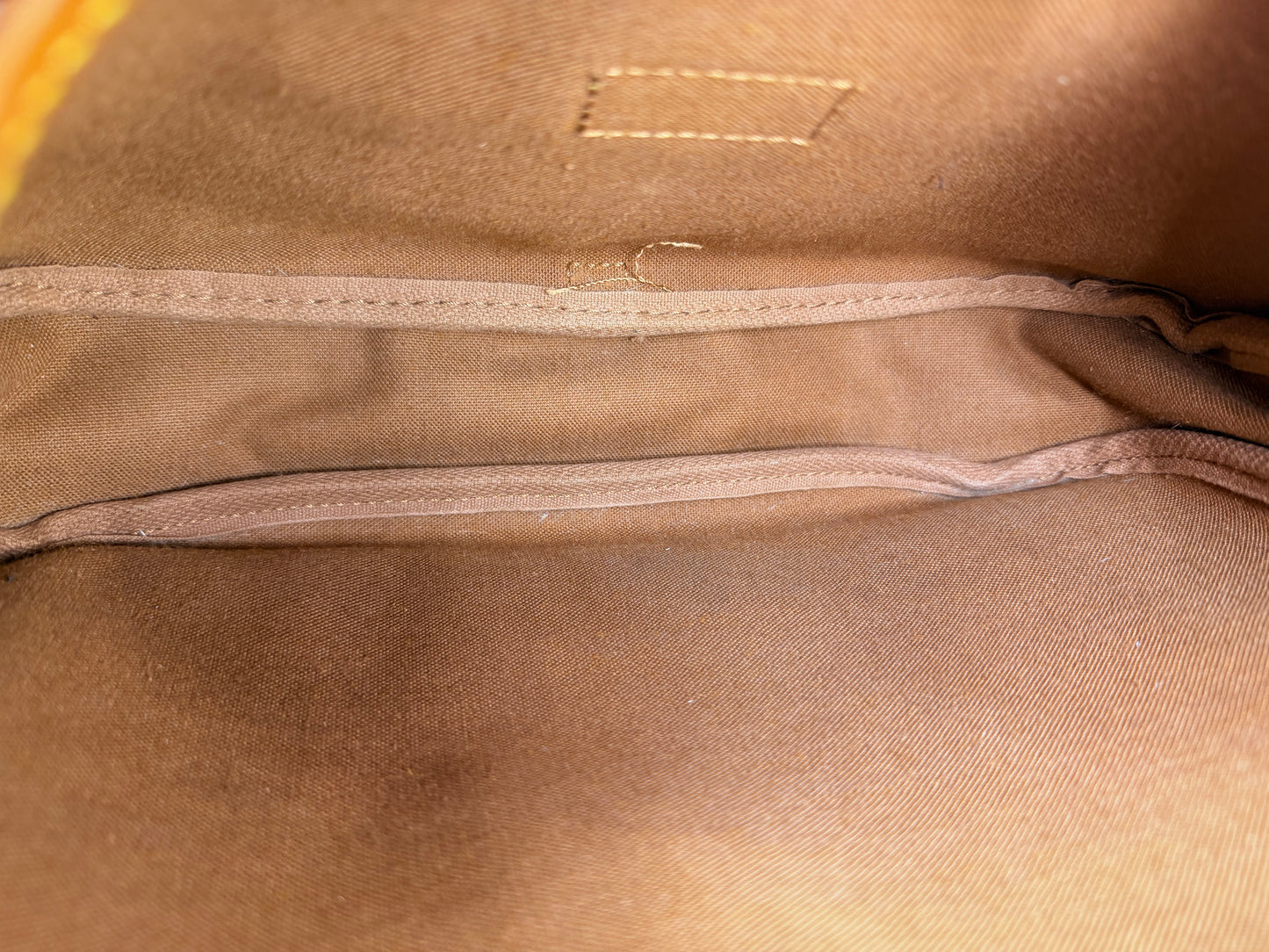 Louis Vuitton Saumur 30