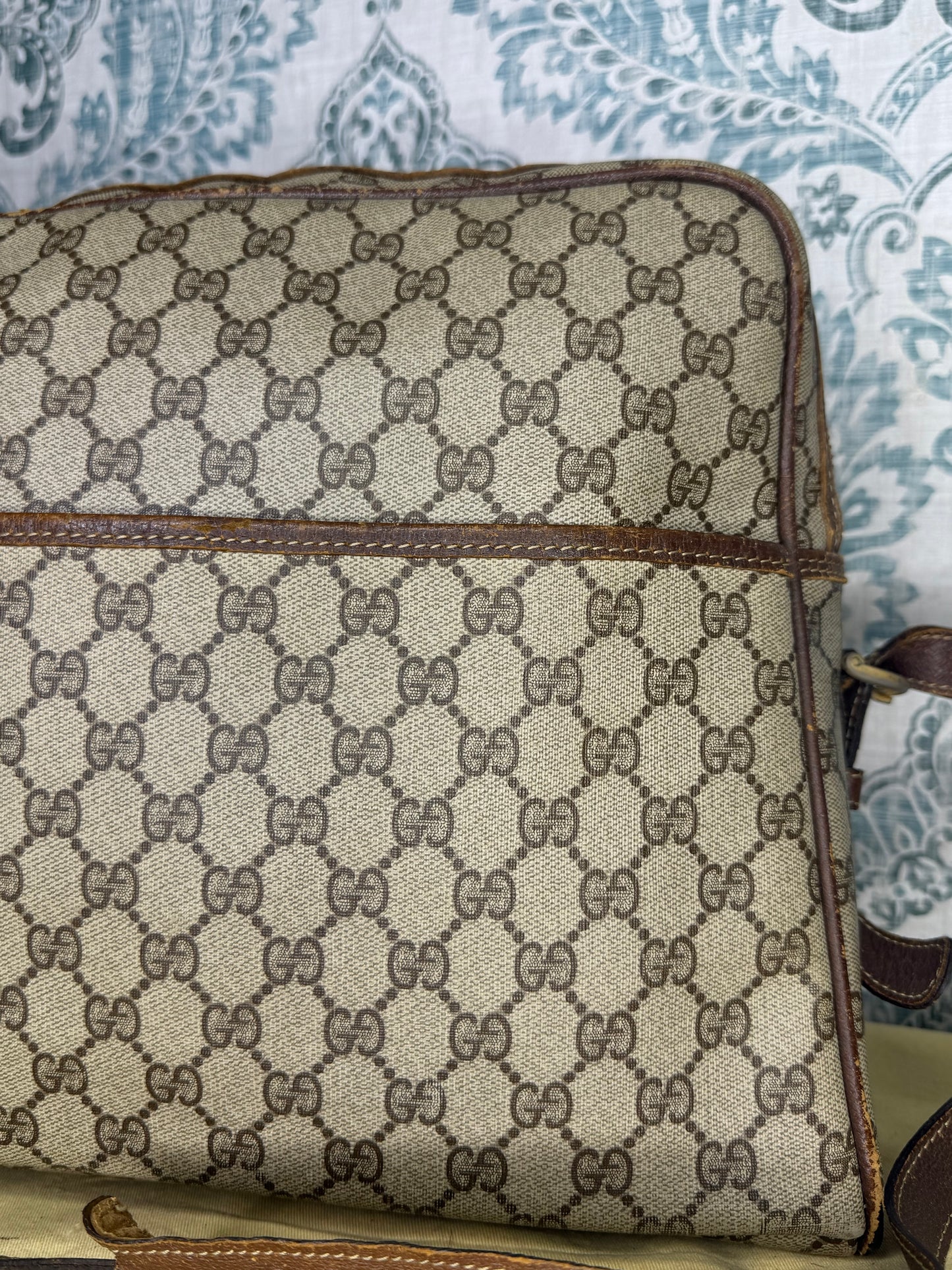 Gucci Supreme Large Messenger Bag