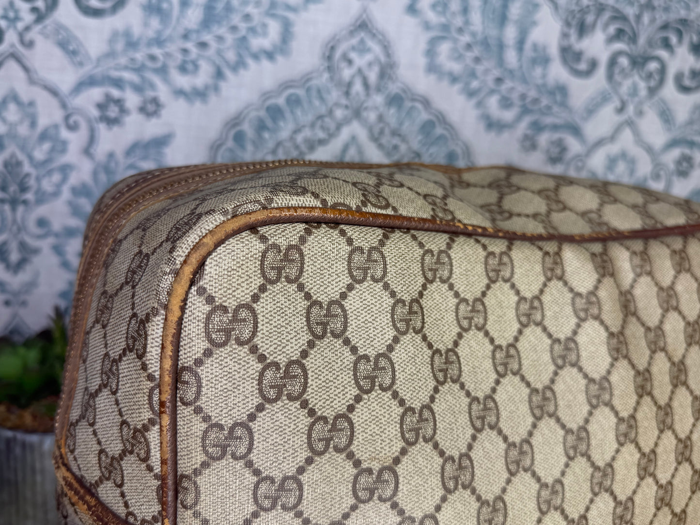Gucci Supreme Large Messenger Bag