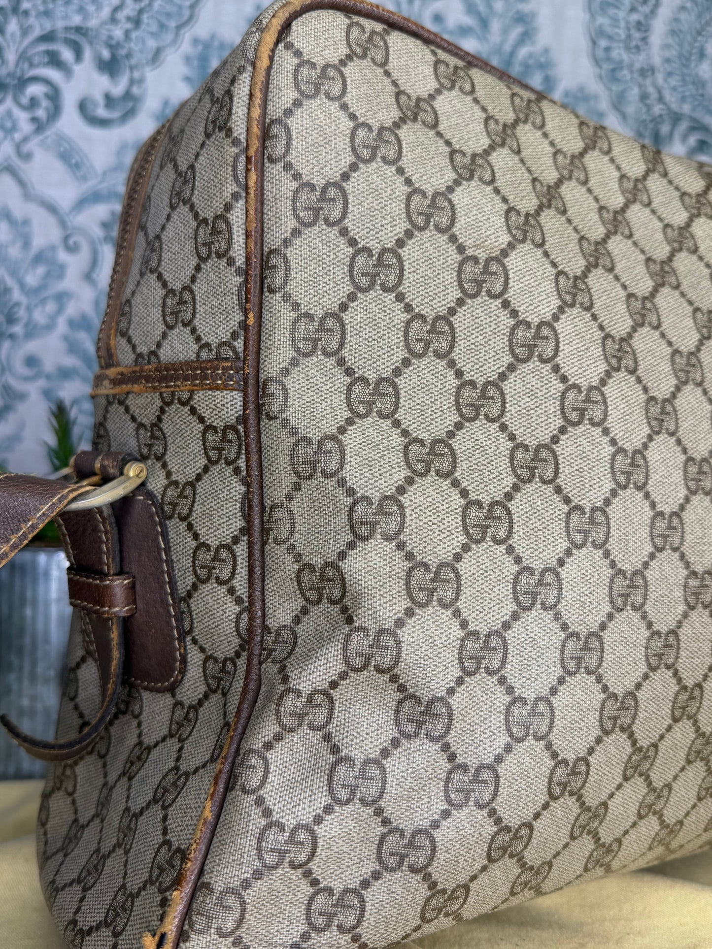 Gucci Supreme Large Messenger Bag