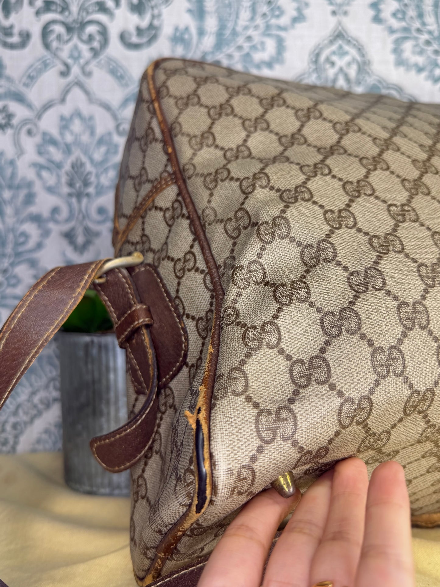 Gucci Supreme Large Messenger Bag