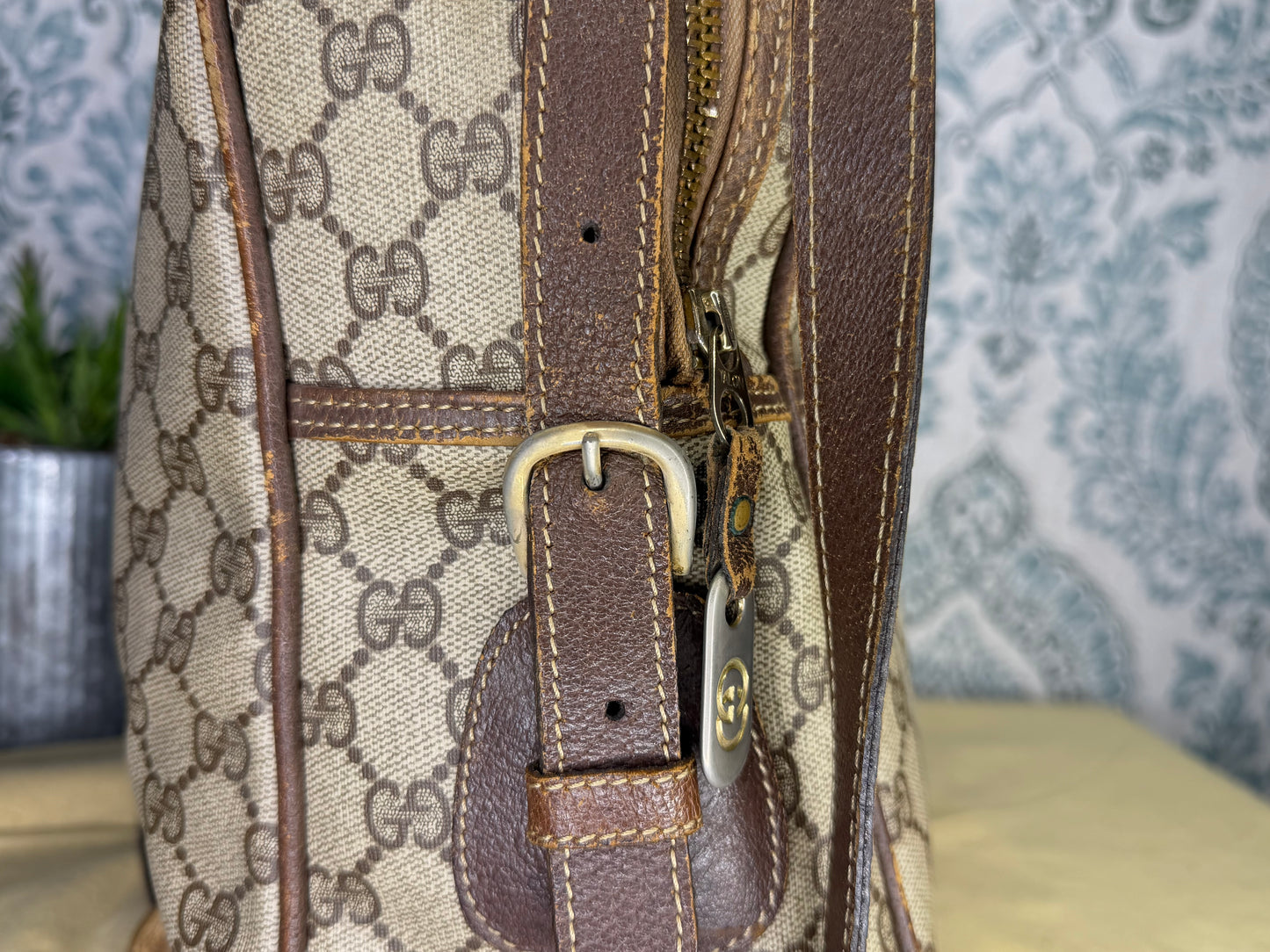 Gucci Supreme Large Messenger Bag