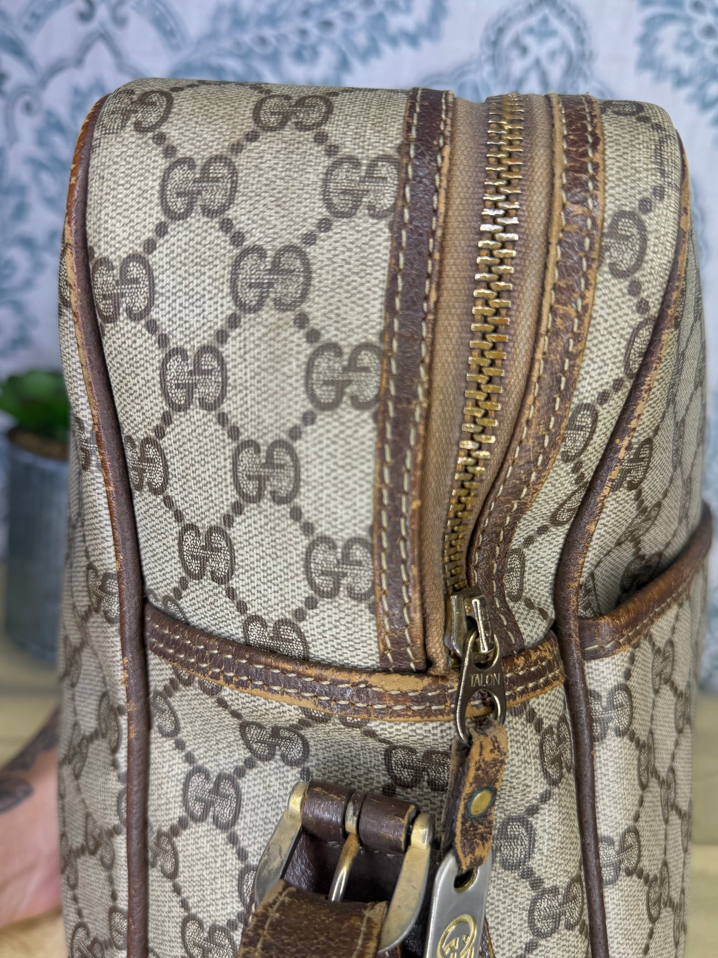 Gucci Supreme Large Messenger Bag