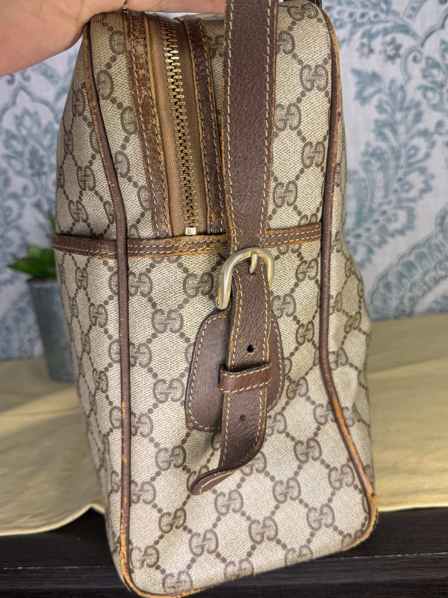 Gucci Supreme Large Messenger Bag