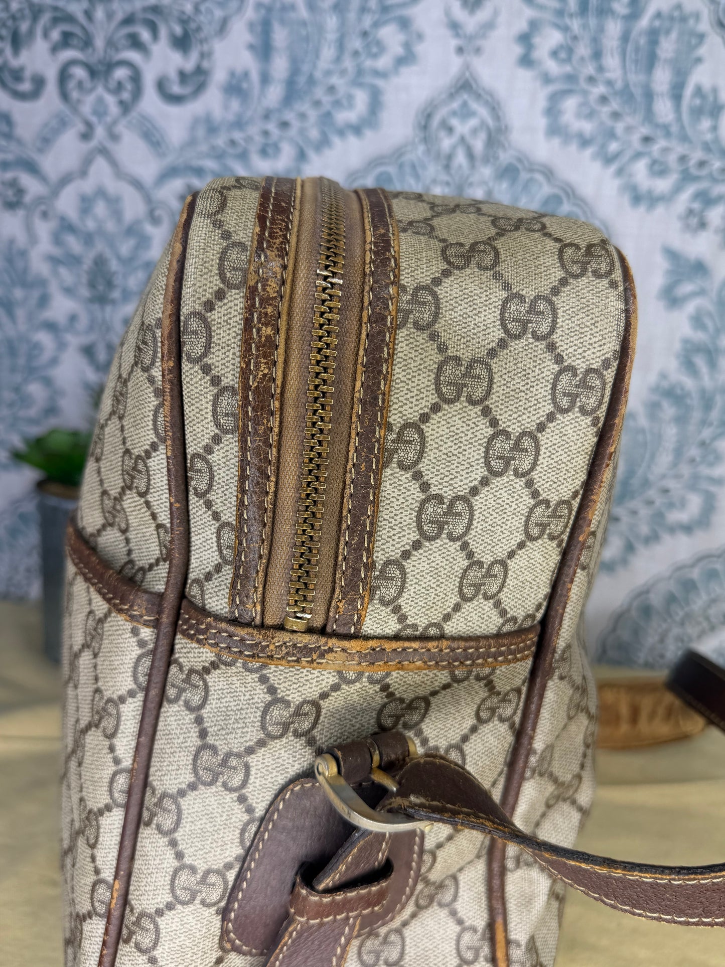 Gucci Supreme Large Messenger Bag