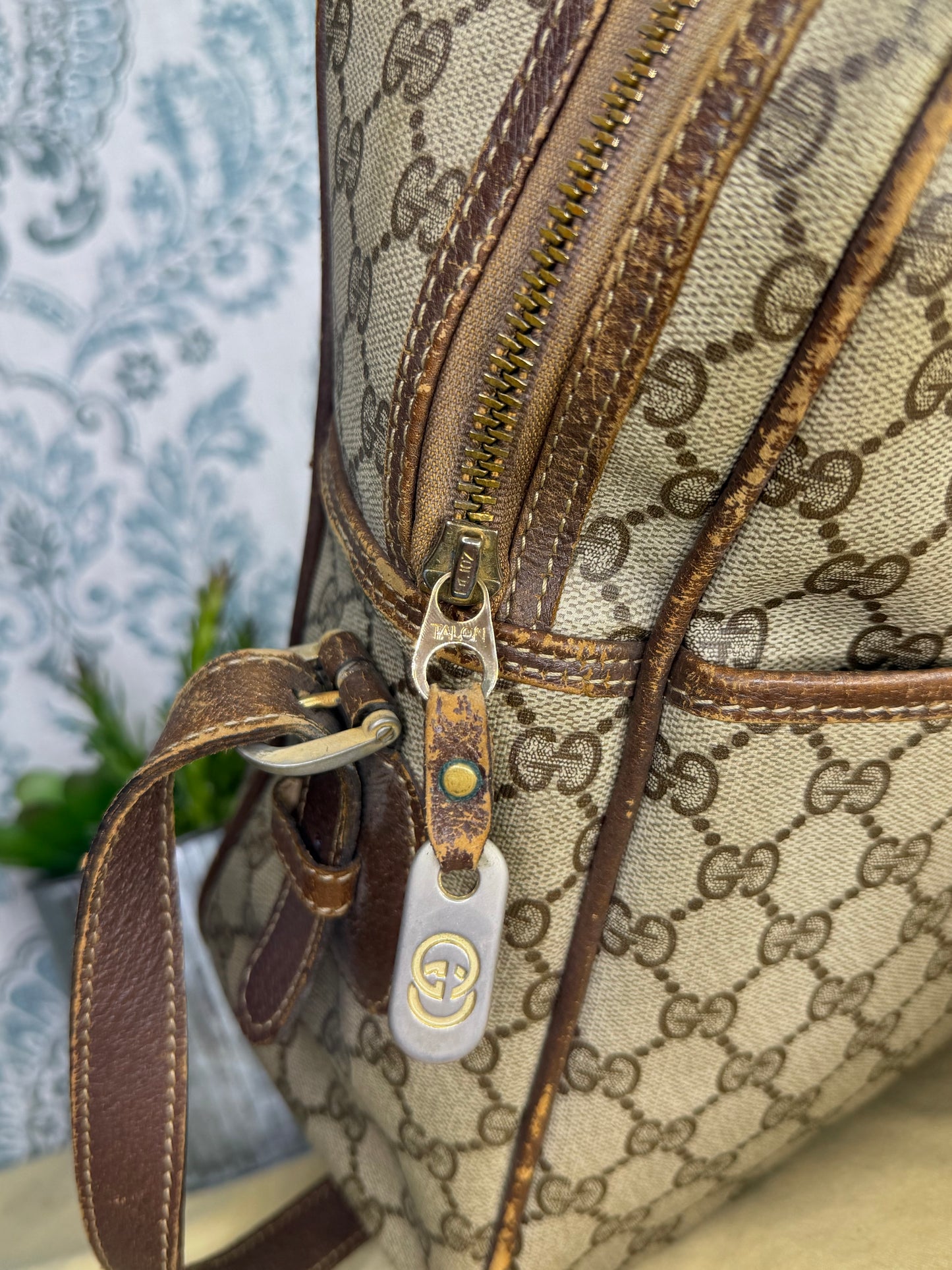 Gucci Supreme Large Messenger Bag