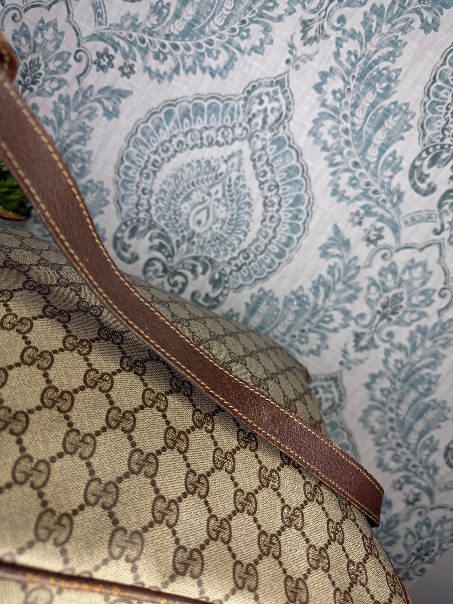 Gucci Supreme Large Messenger Bag