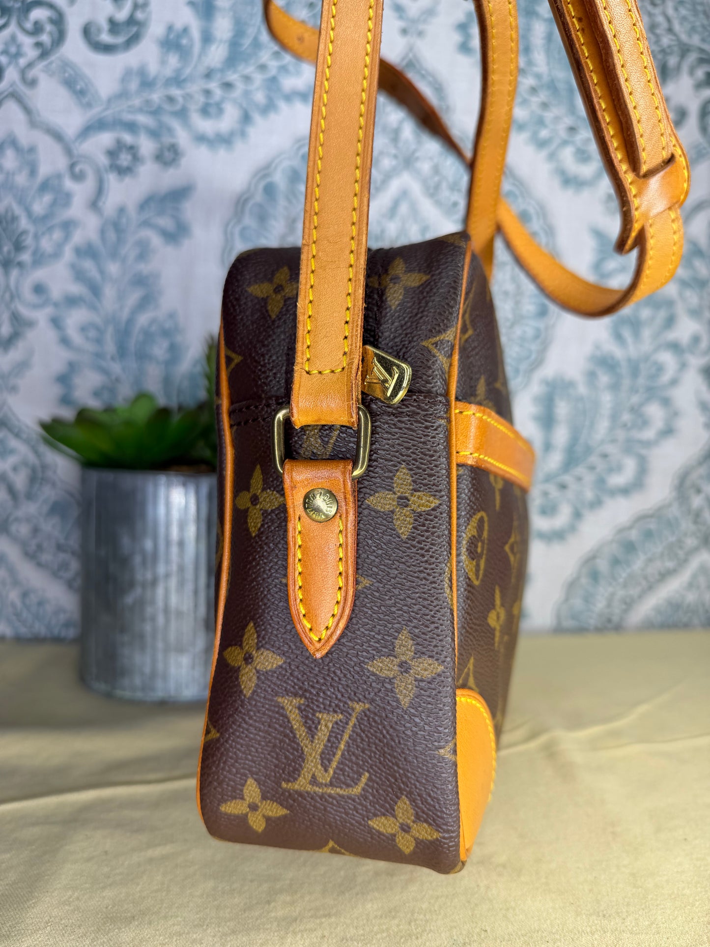Louis Vuitton Trocadero 27