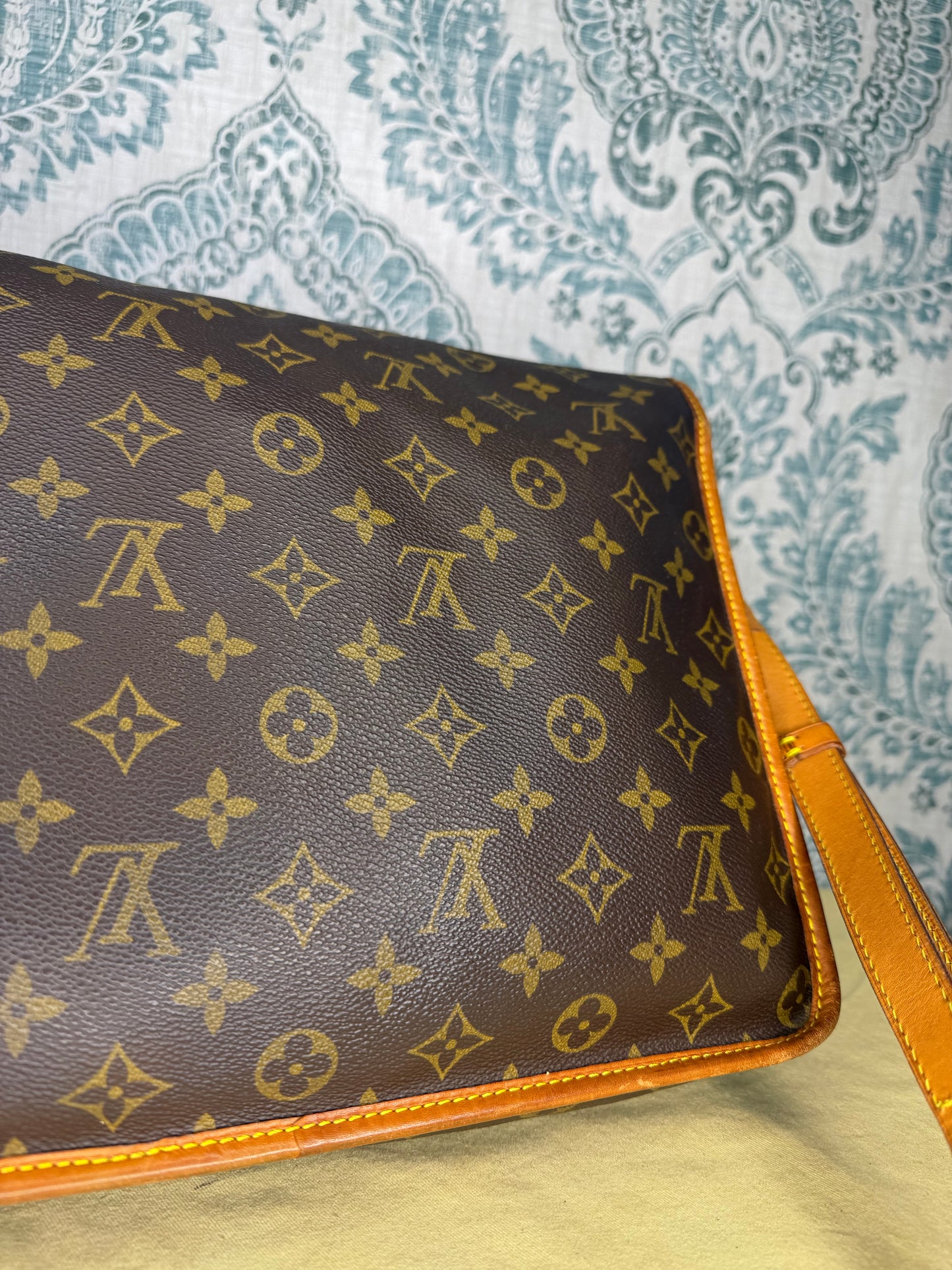Louis Vuitton Sac Bazas