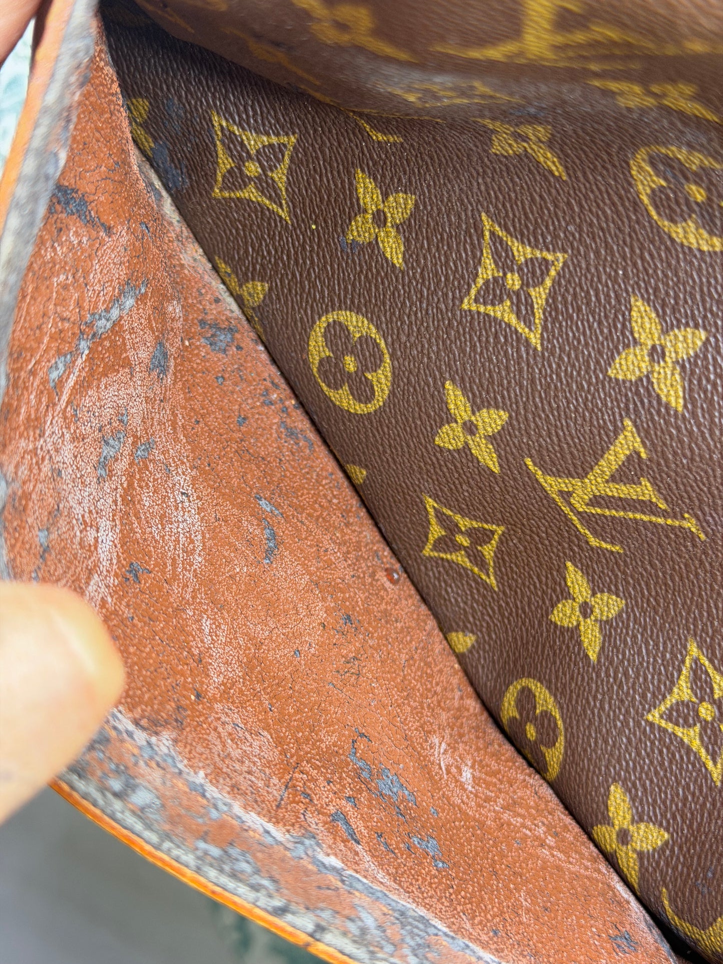 Louis Vuitton Trocadero 27