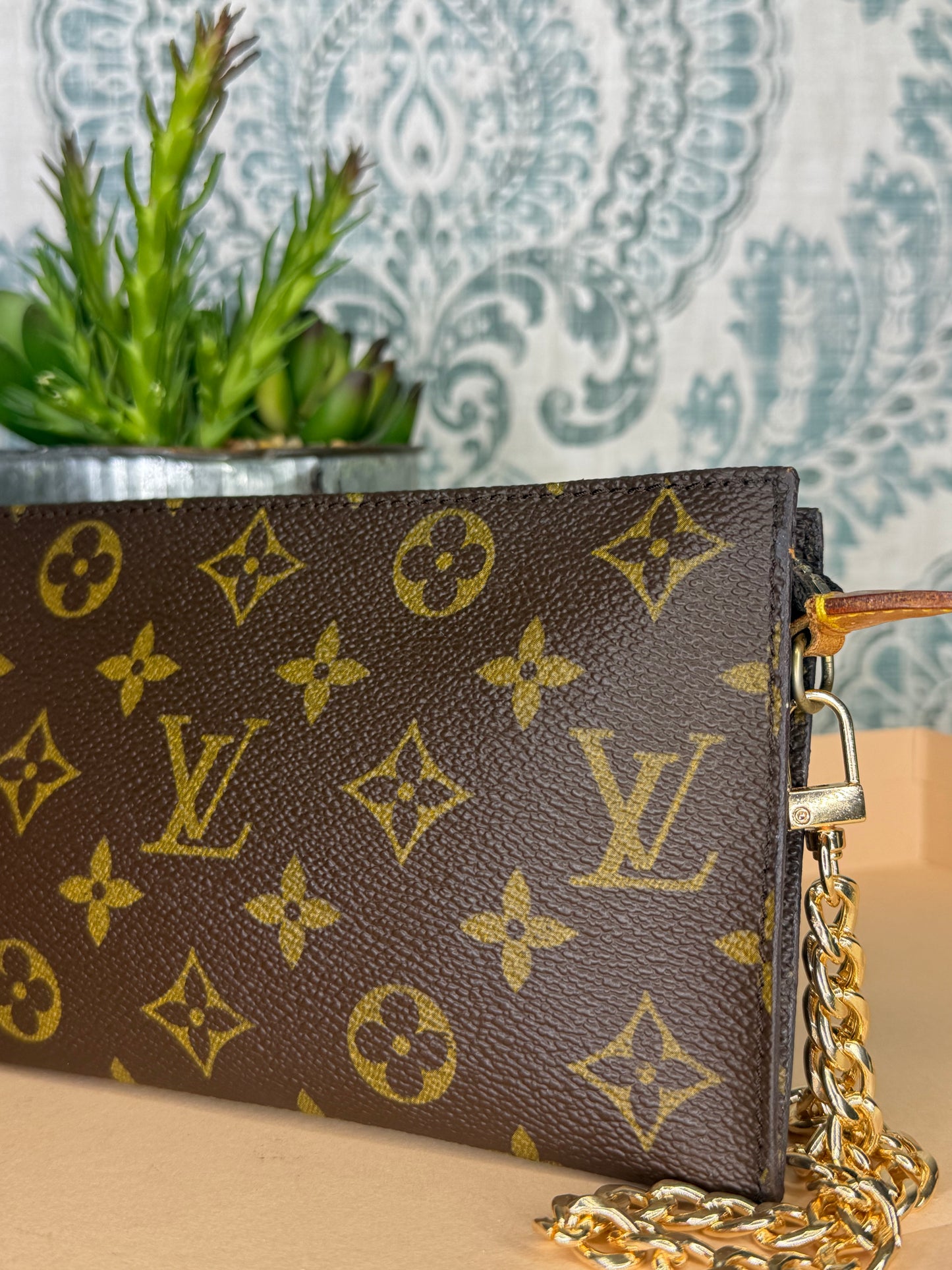 Louis Vuitton Monogram Bucket GM Pochette