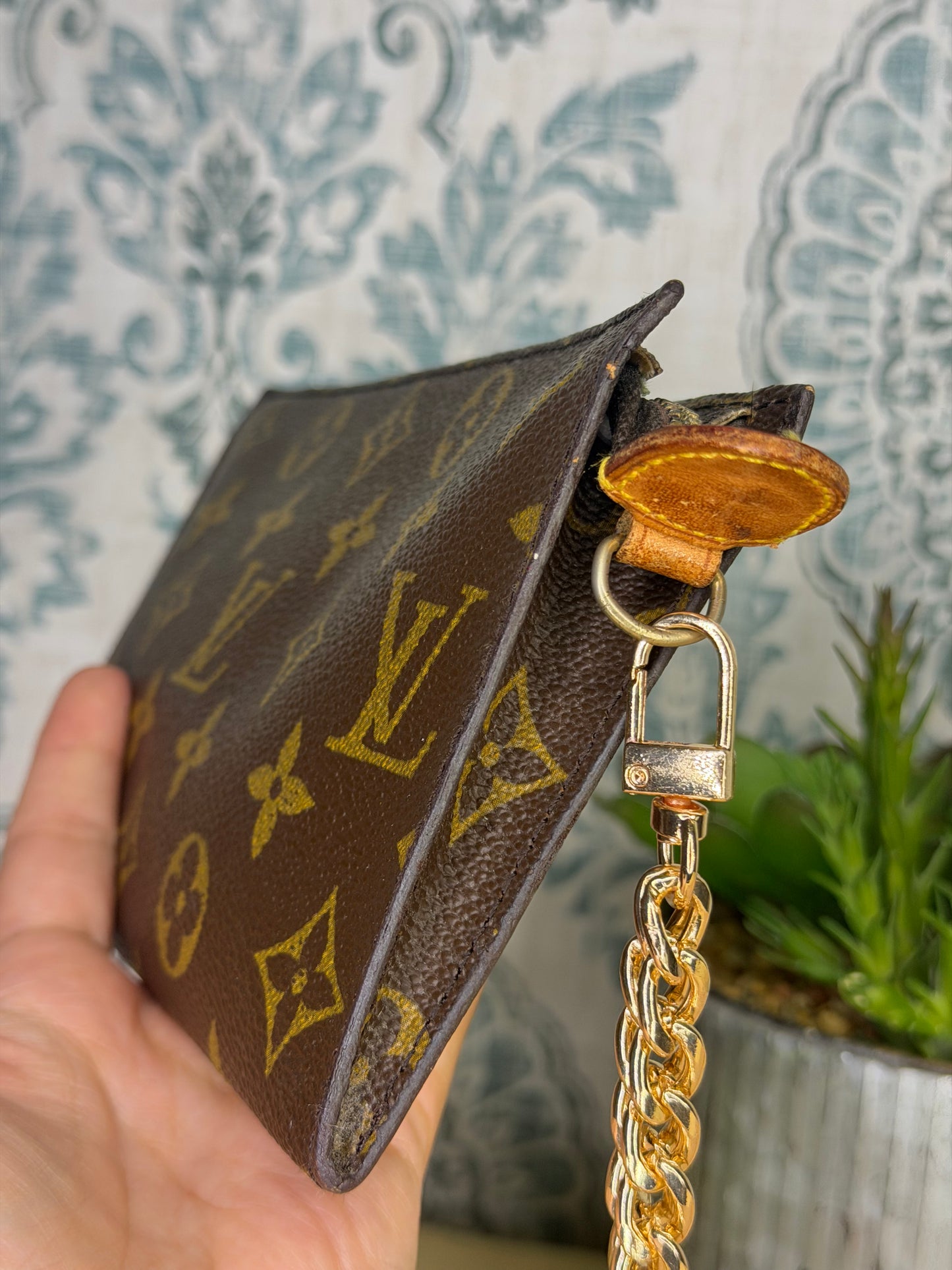 Louis Vuitton Monogram Bucket GM Pochette