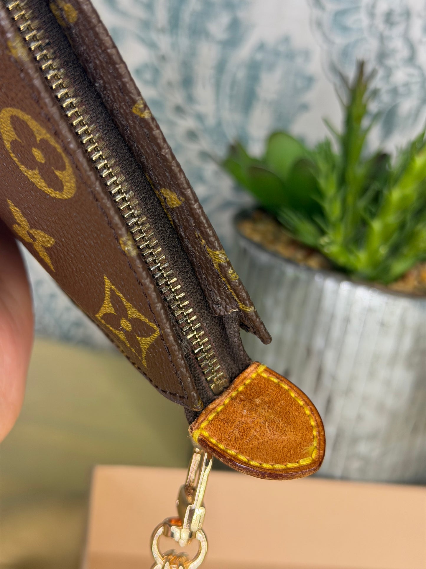 Louis Vuitton Monogram Bucket GM Pochette
