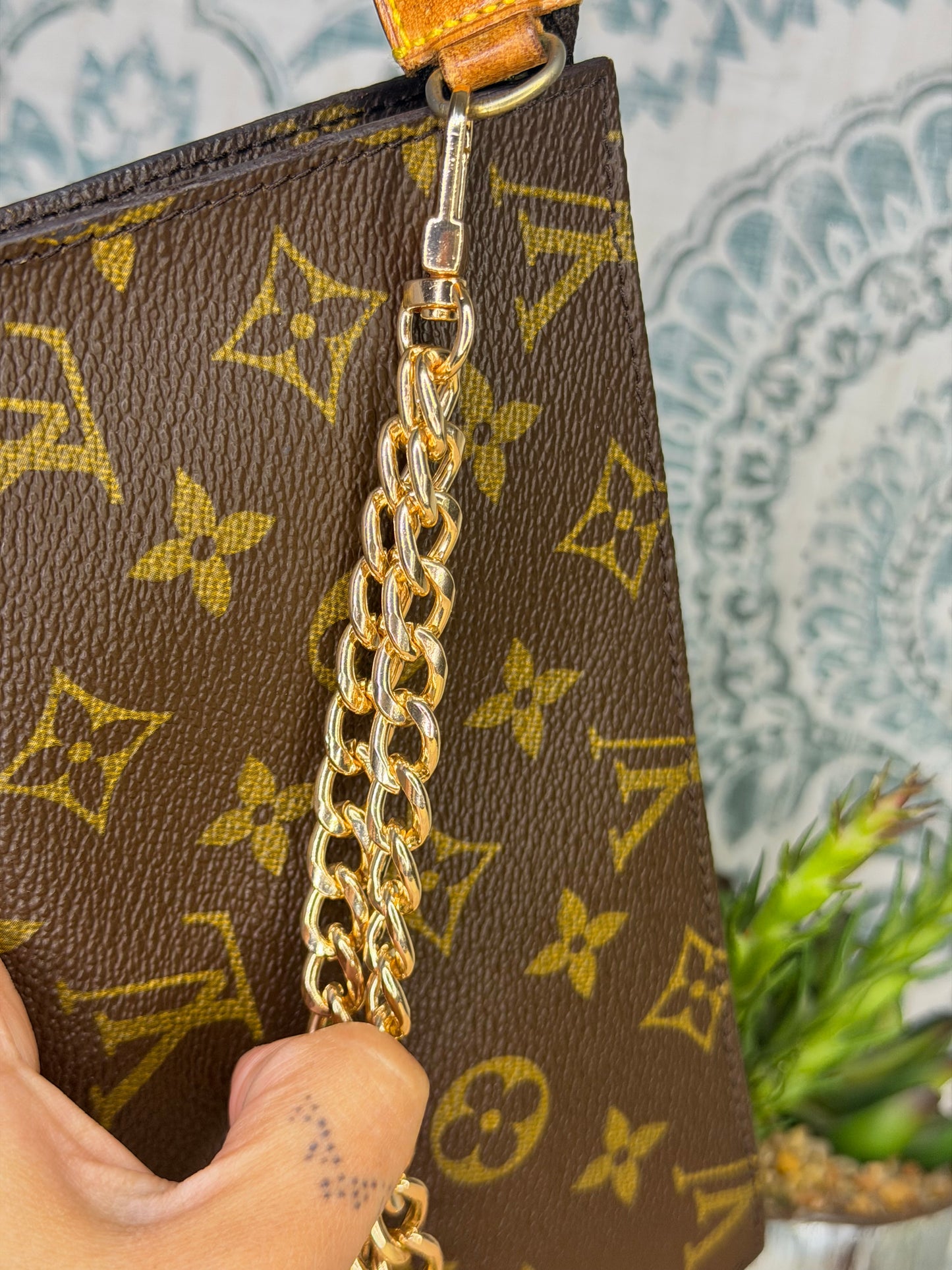 Louis Vuitton Monogram Bucket GM Pochette