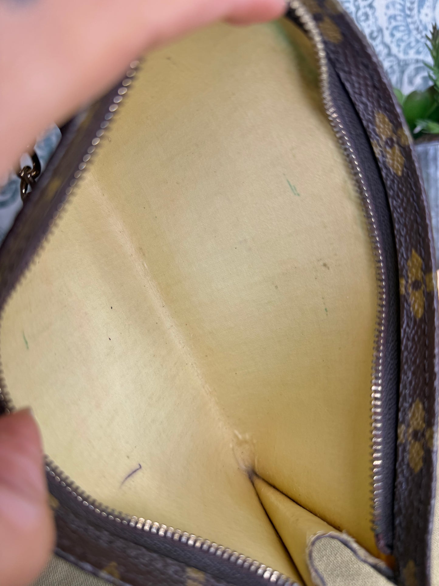 Louis Vuitton Monogram Bucket GM Pochette