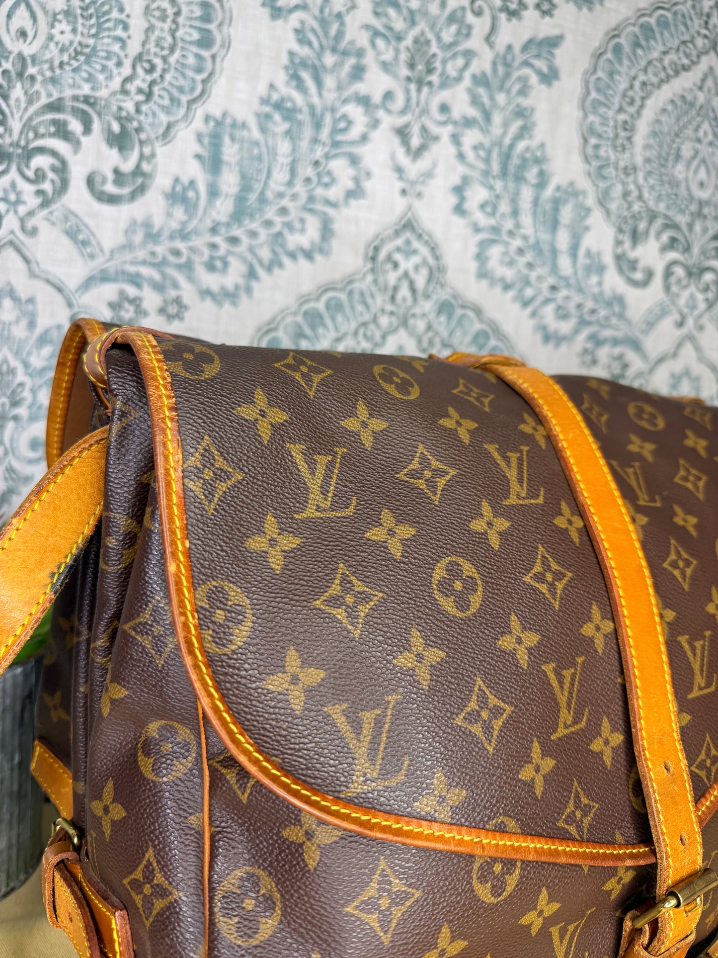 Louis Vuitton Saumur 35