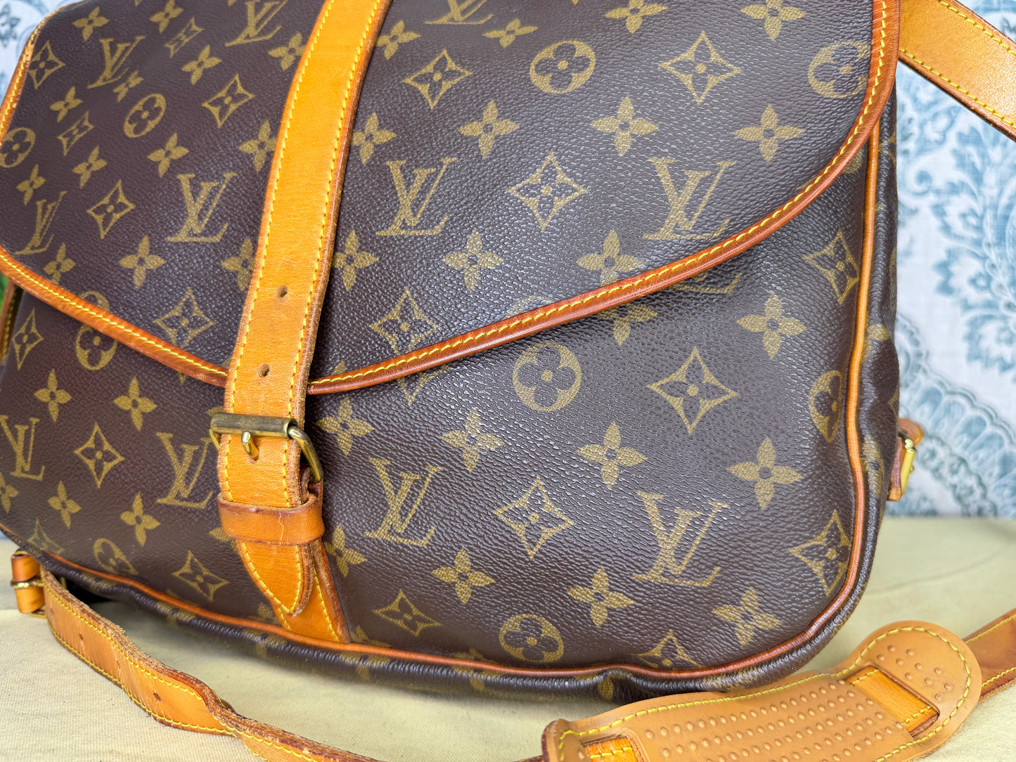 Louis Vuitton Saumur 35