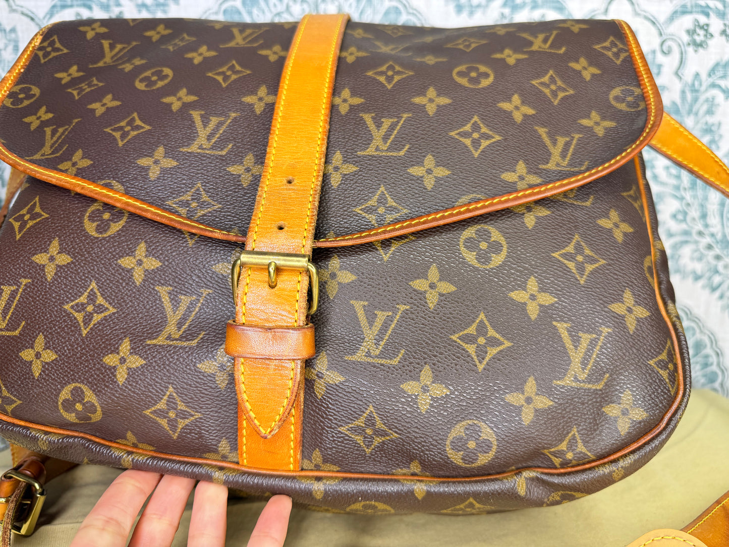 Louis Vuitton Saumur 35