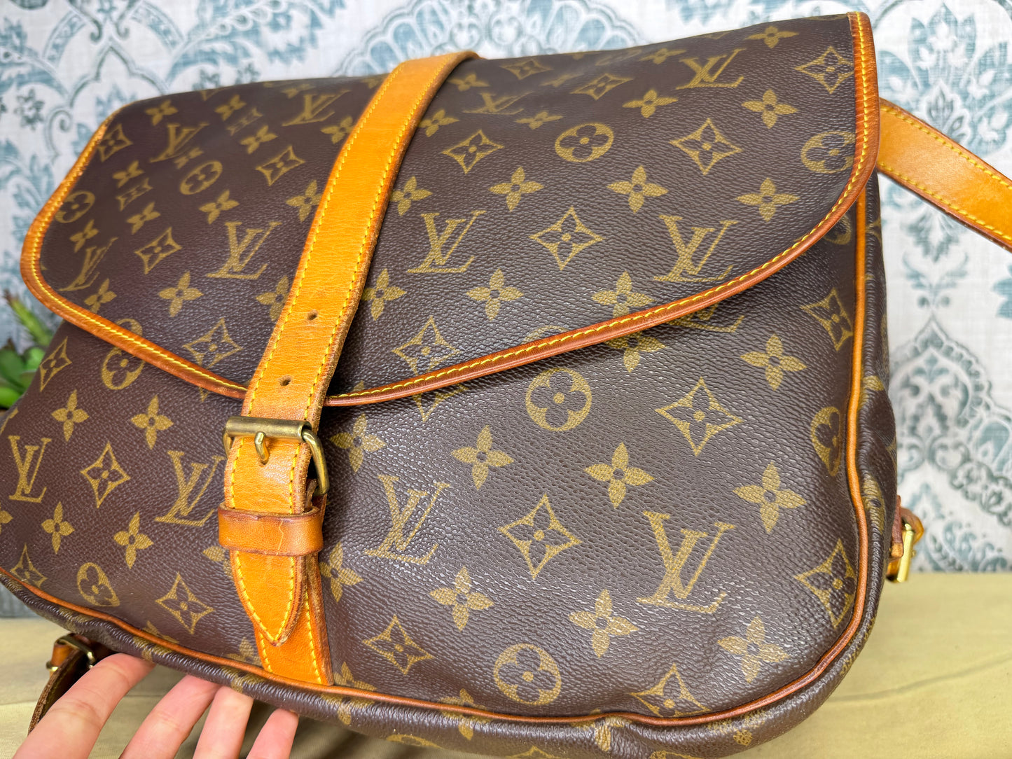 Louis Vuitton Saumur 35