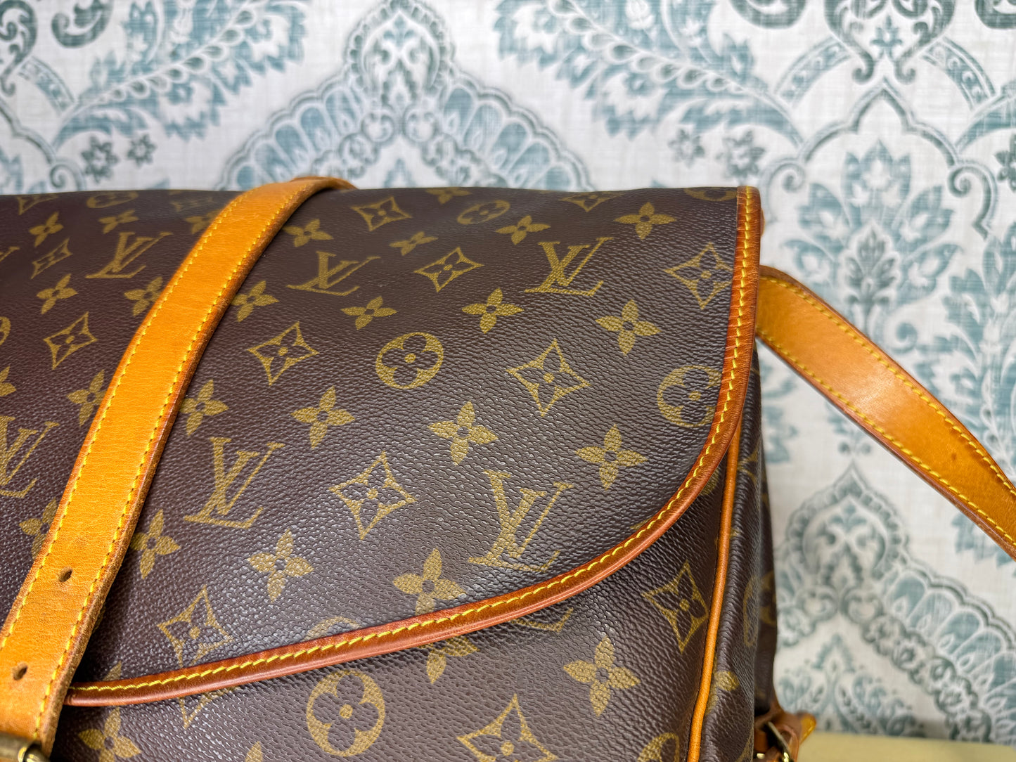 Louis Vuitton Saumur 35