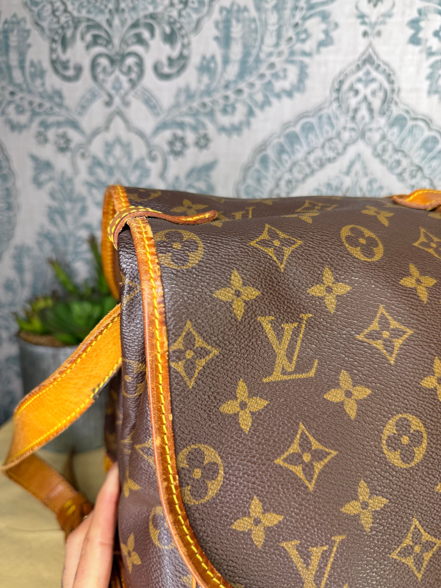 Louis Vuitton Saumur 35