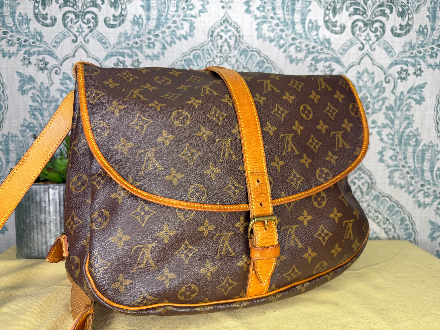 Louis Vuitton Saumur 35