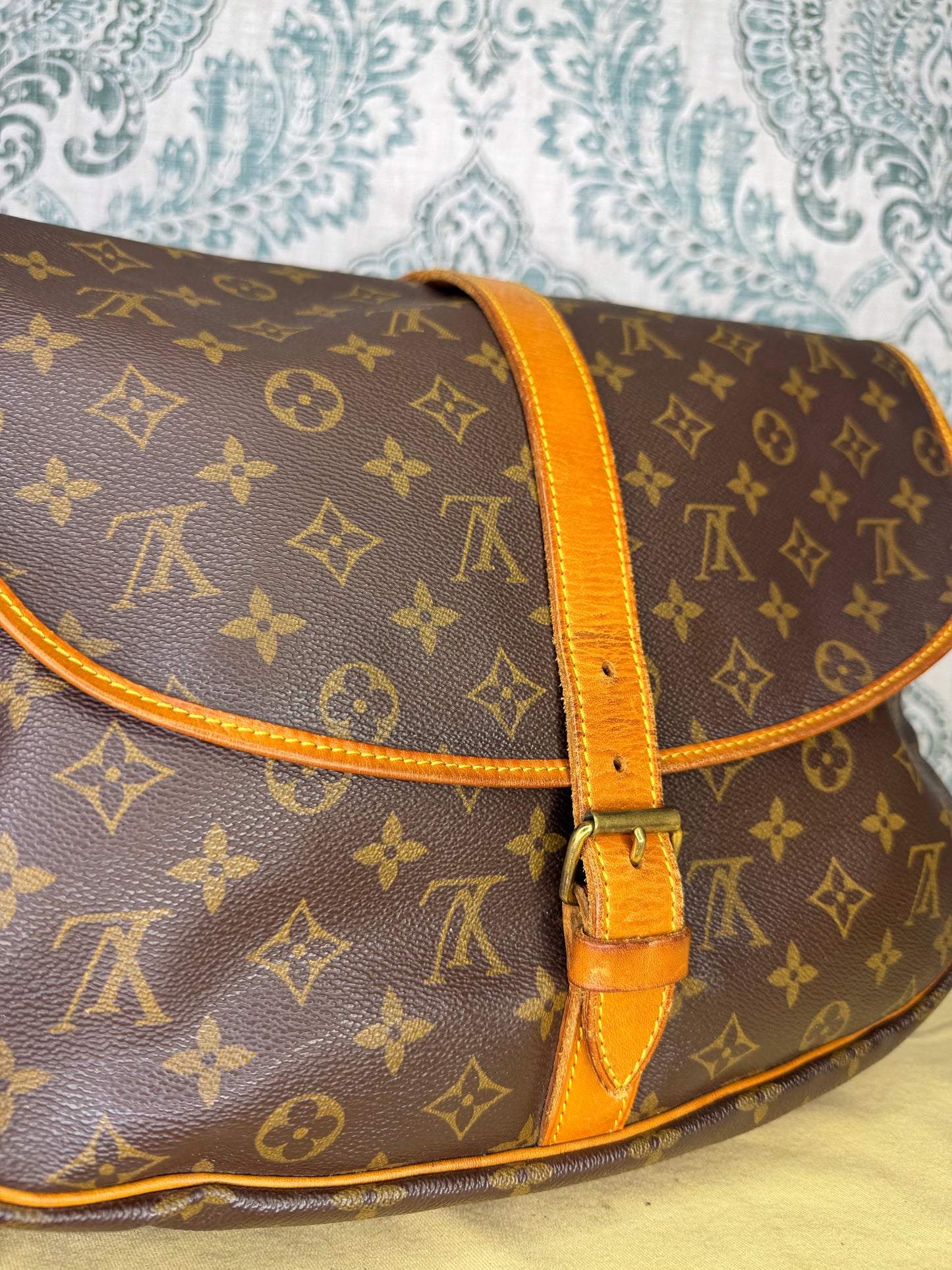 Louis Vuitton Saumur 35