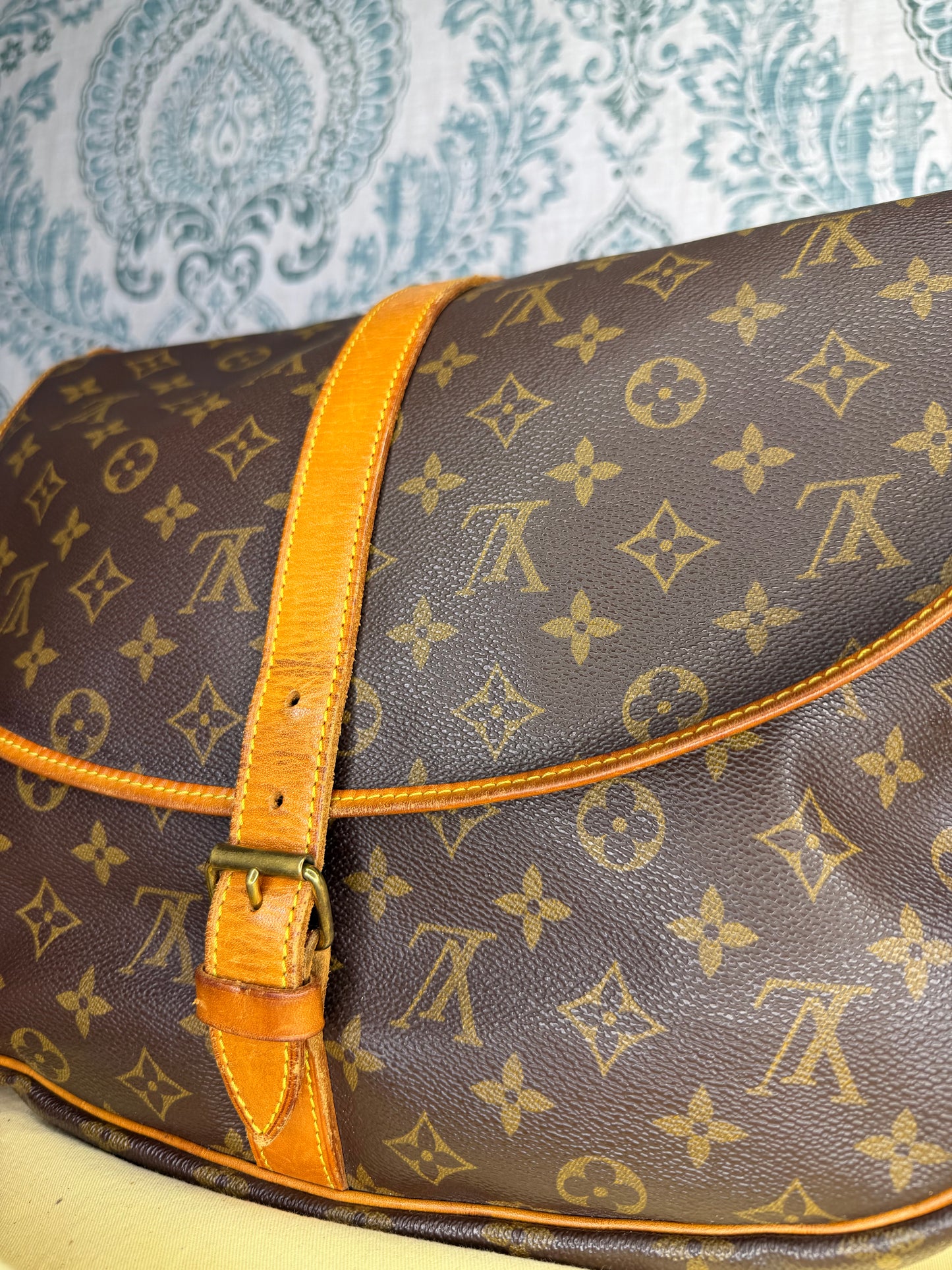 Louis Vuitton Saumur 35