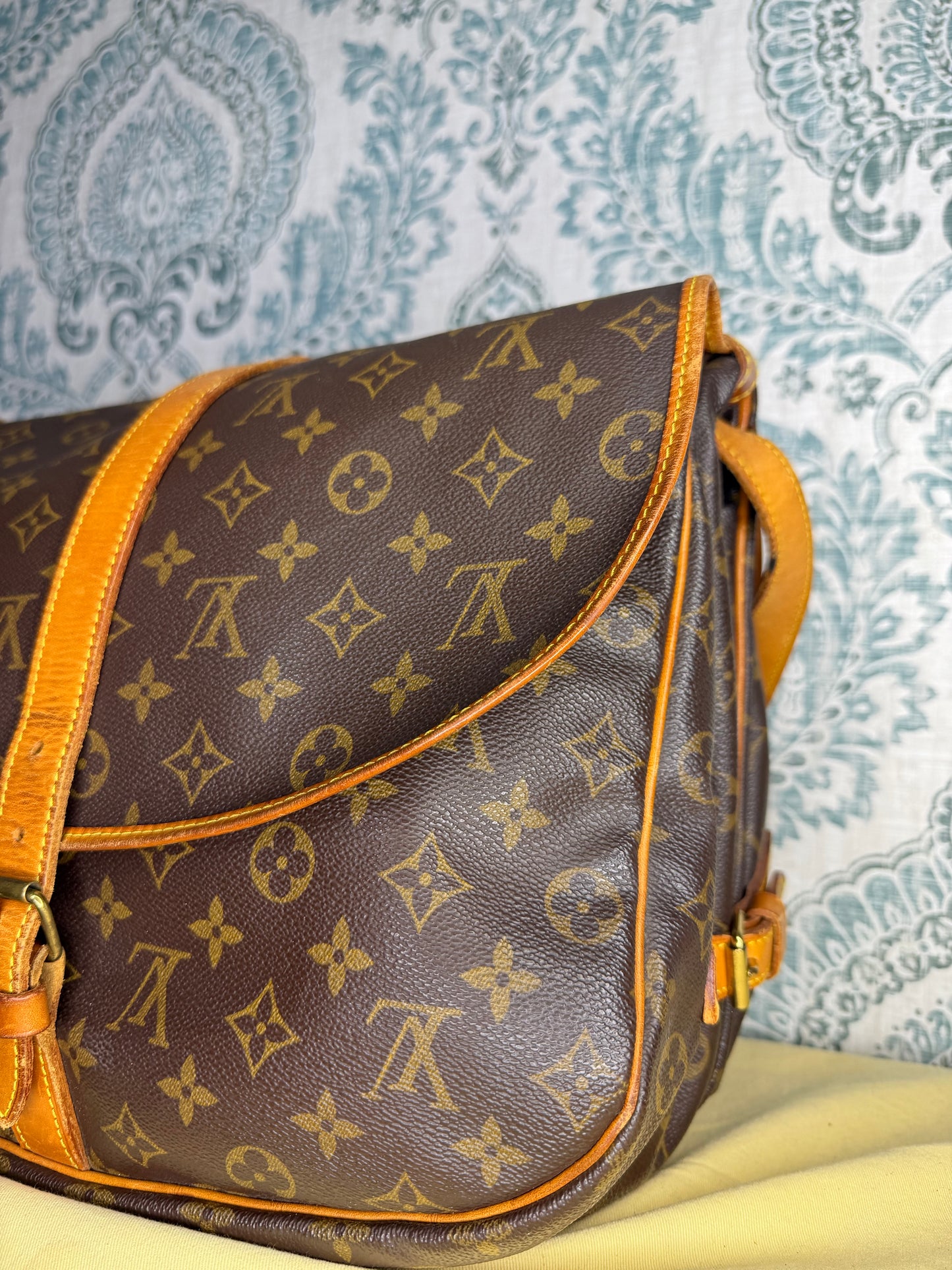Louis Vuitton Saumur 35