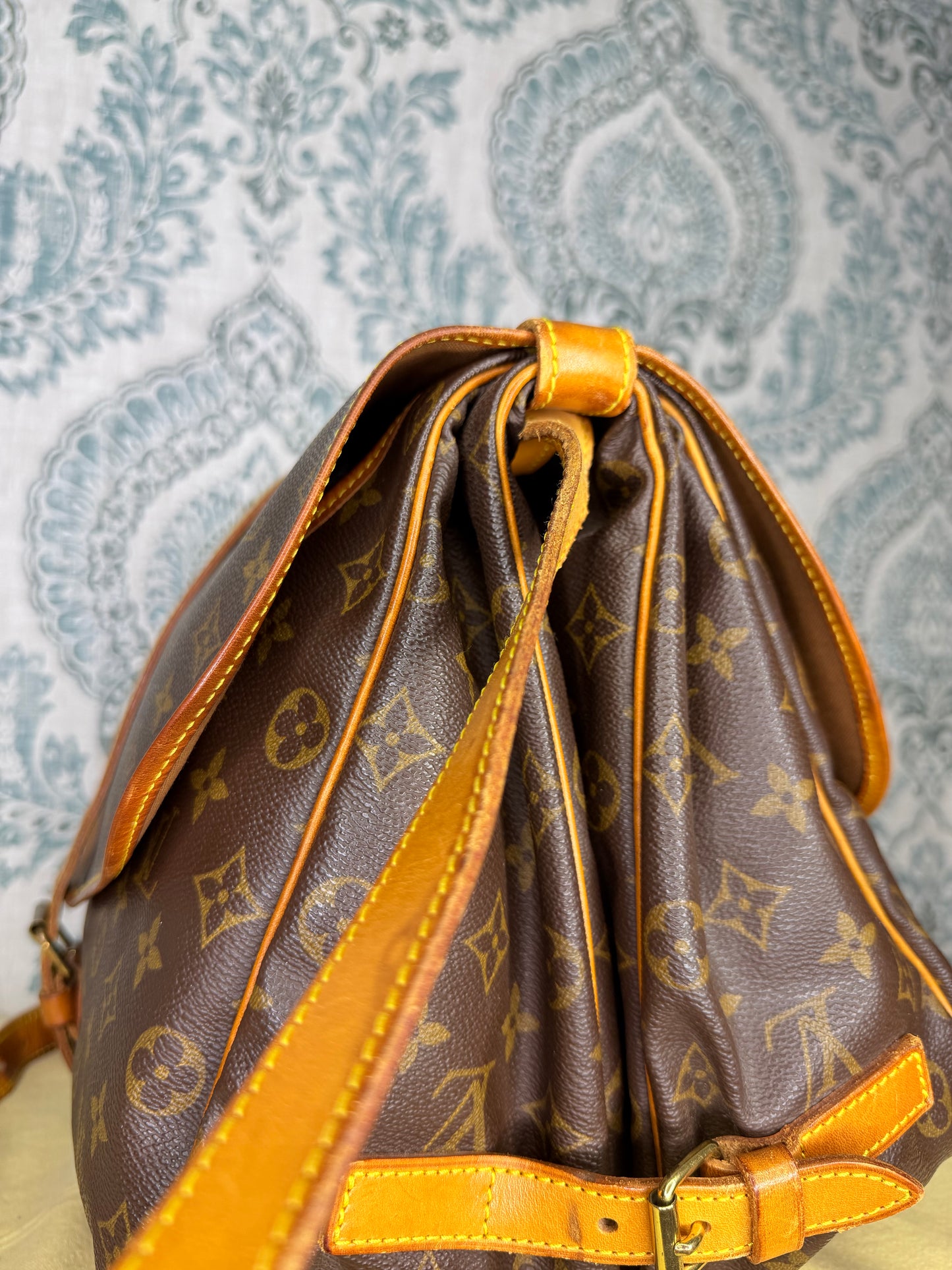 Louis Vuitton Saumur 35
