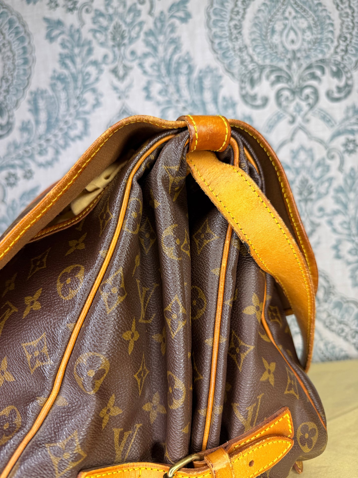 Louis Vuitton Saumur 35