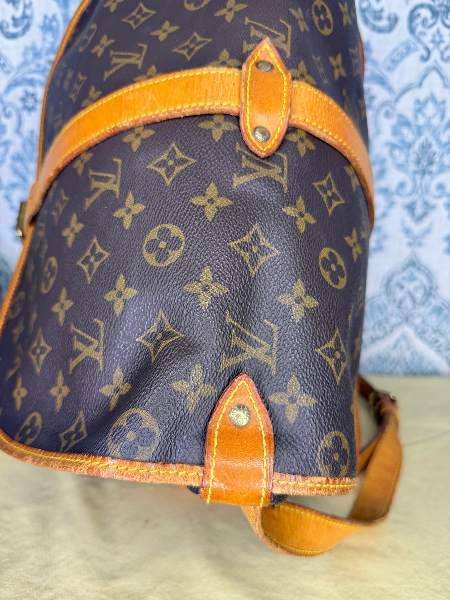 Louis Vuitton Saumur 35