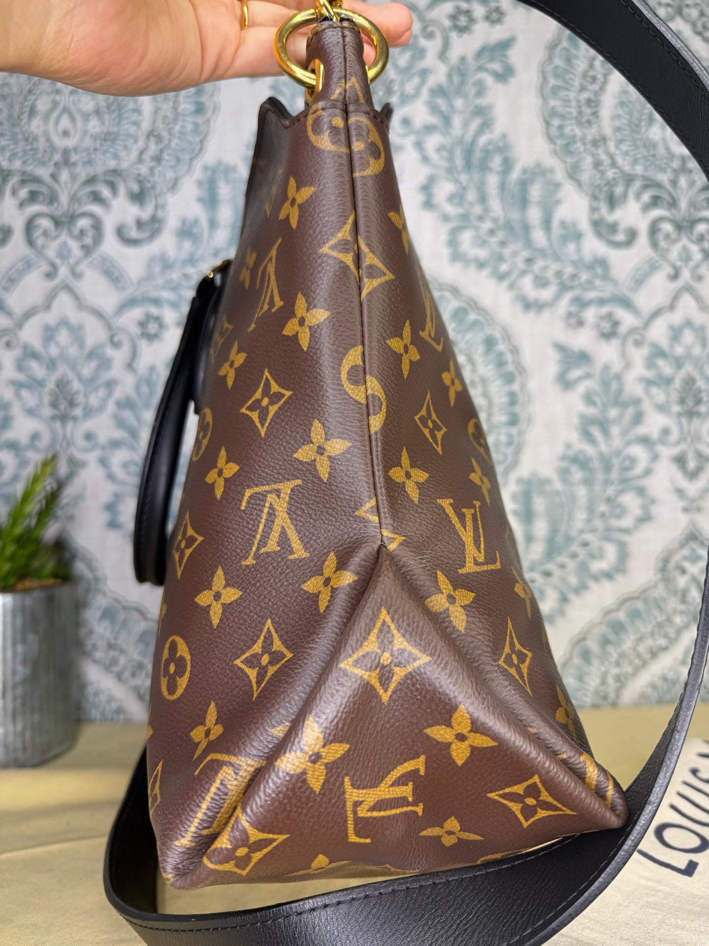 Louis Vuitton Flower Zipped Tote MM Black