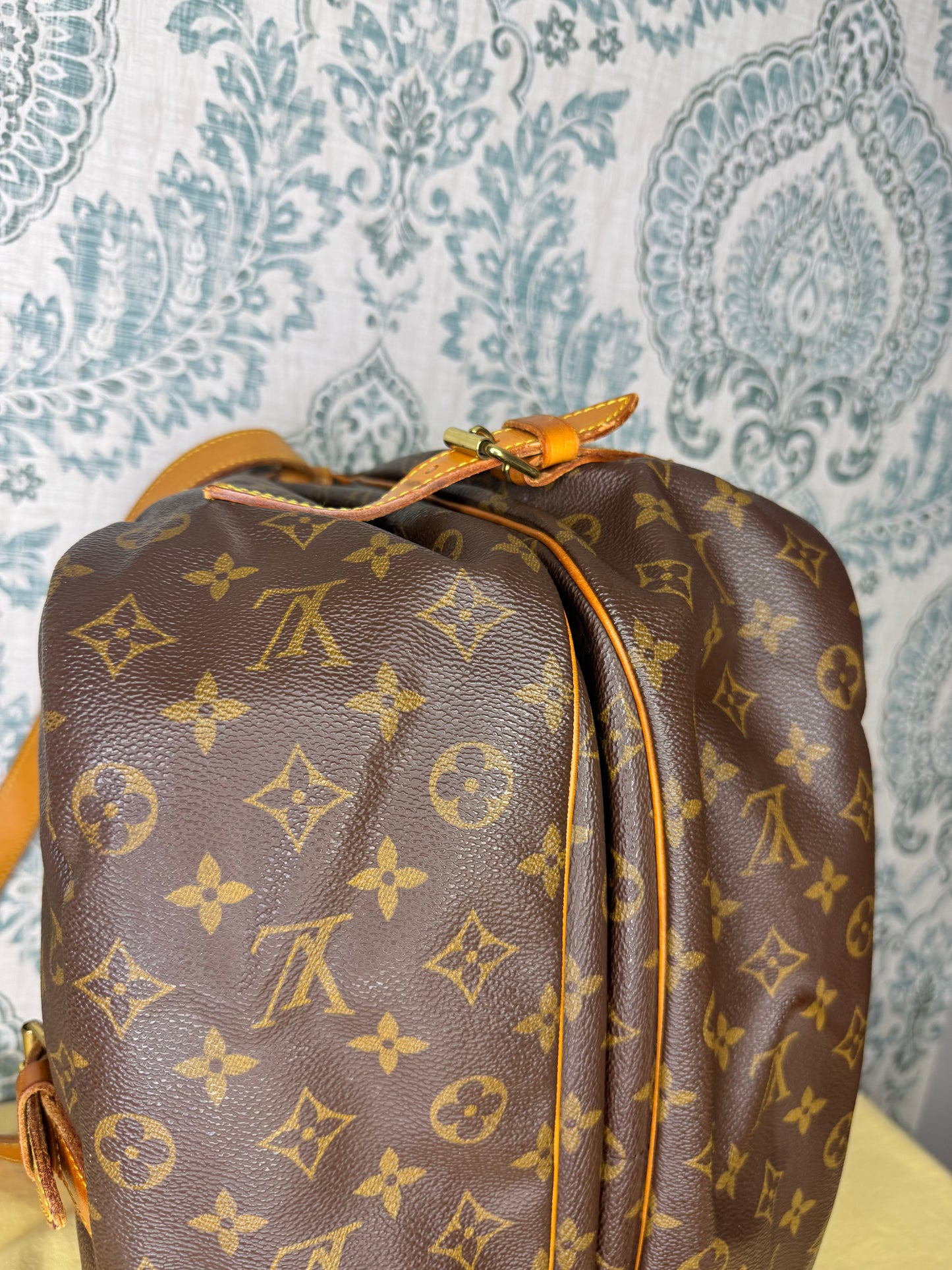 Louis Vuitton Saumur 35