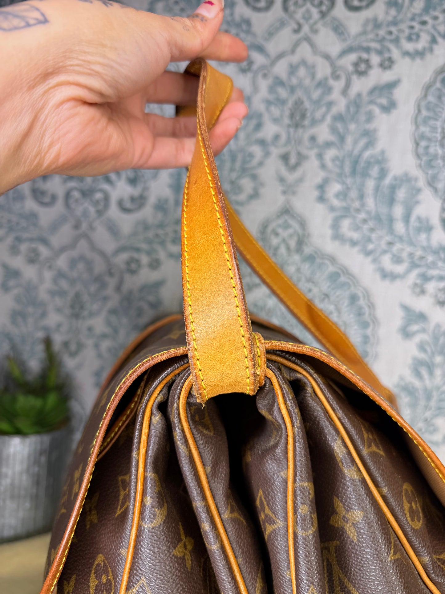 Louis Vuitton Saumur 35