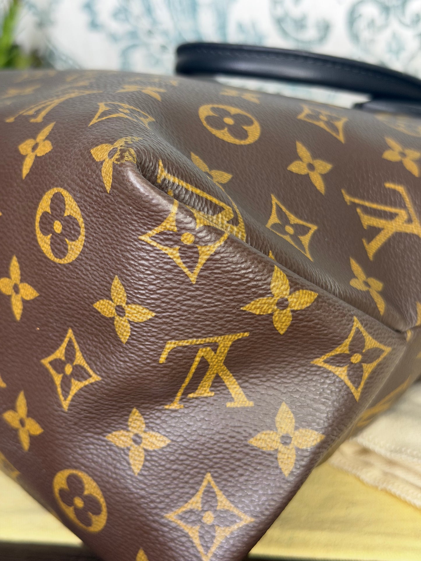 Louis Vuitton Flower Zipped Tote MM Black
