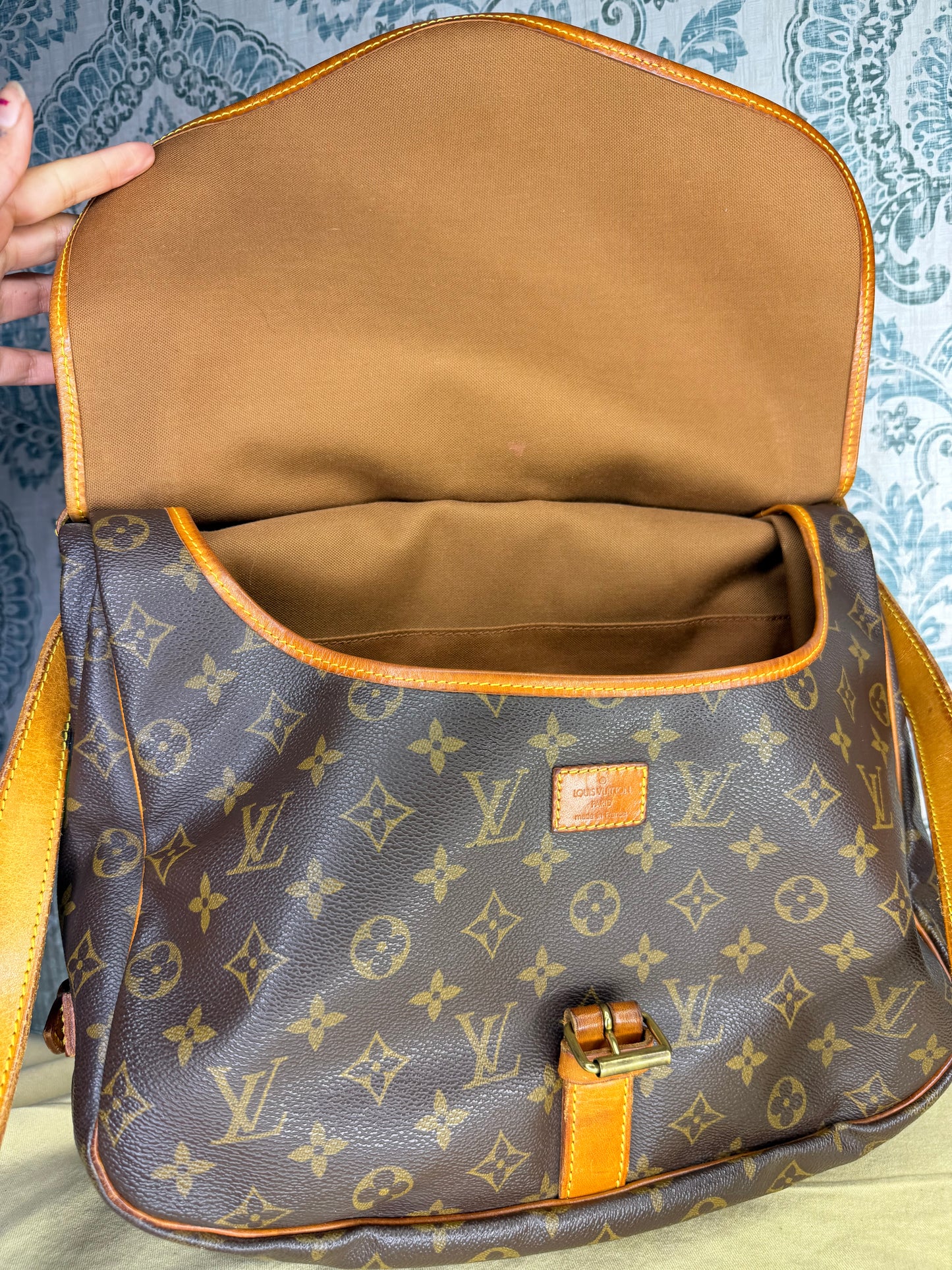 Louis Vuitton Saumur 35