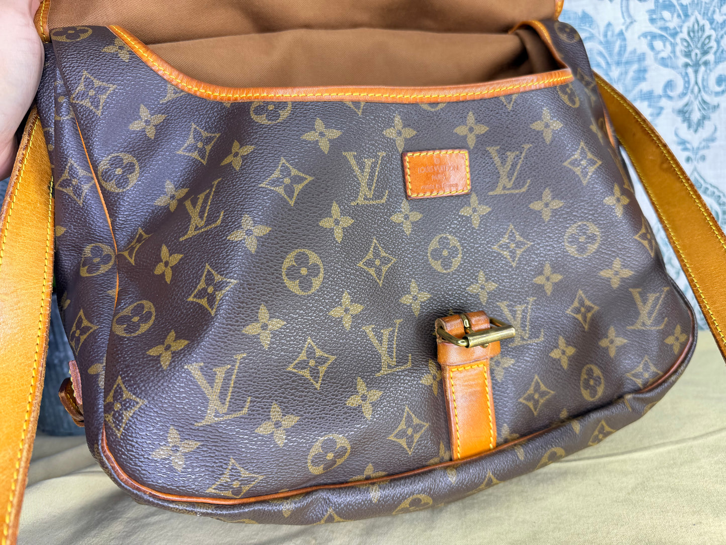 Louis Vuitton Saumur 35