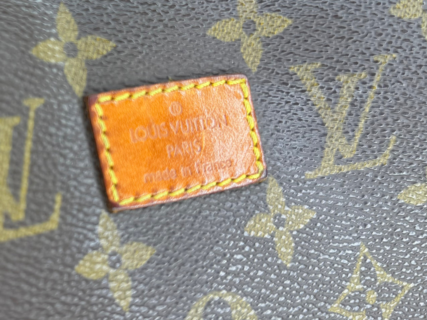 Louis Vuitton Saumur 35