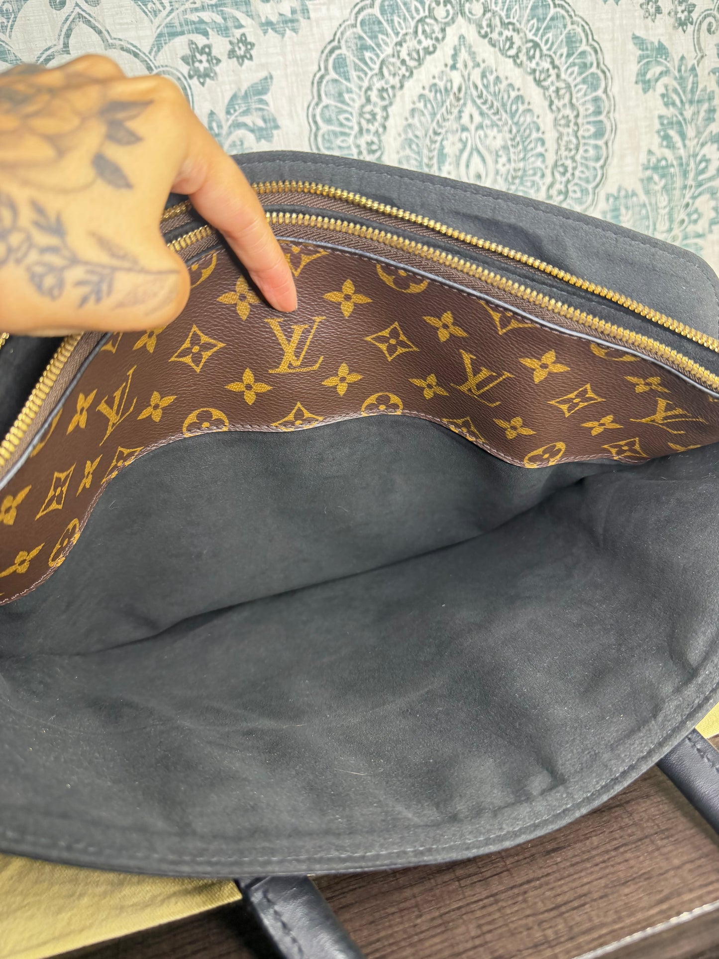 Louis Vuitton Flower Zipped Tote MM Black