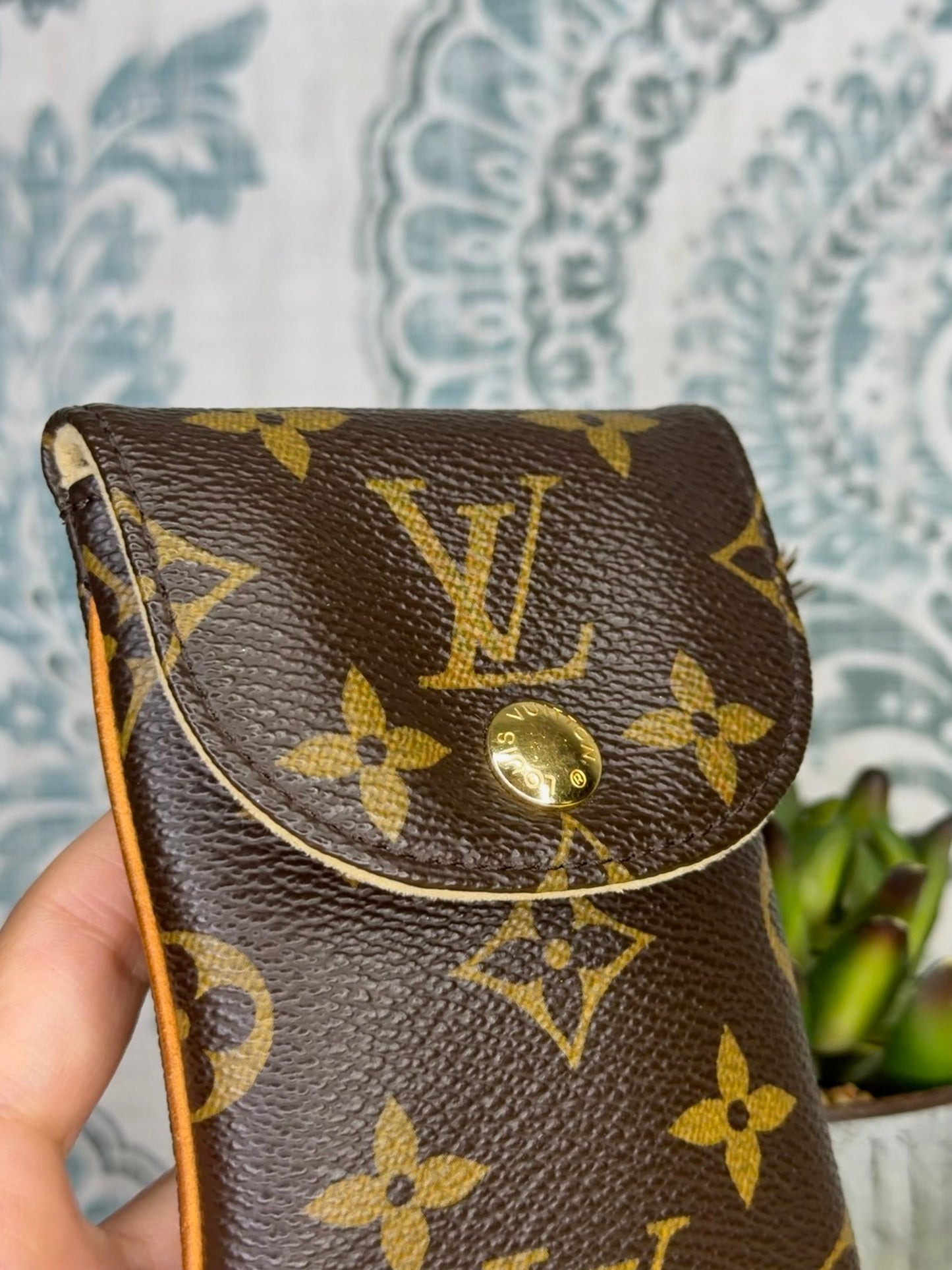 Louis Vuitton Etui Telephone MM