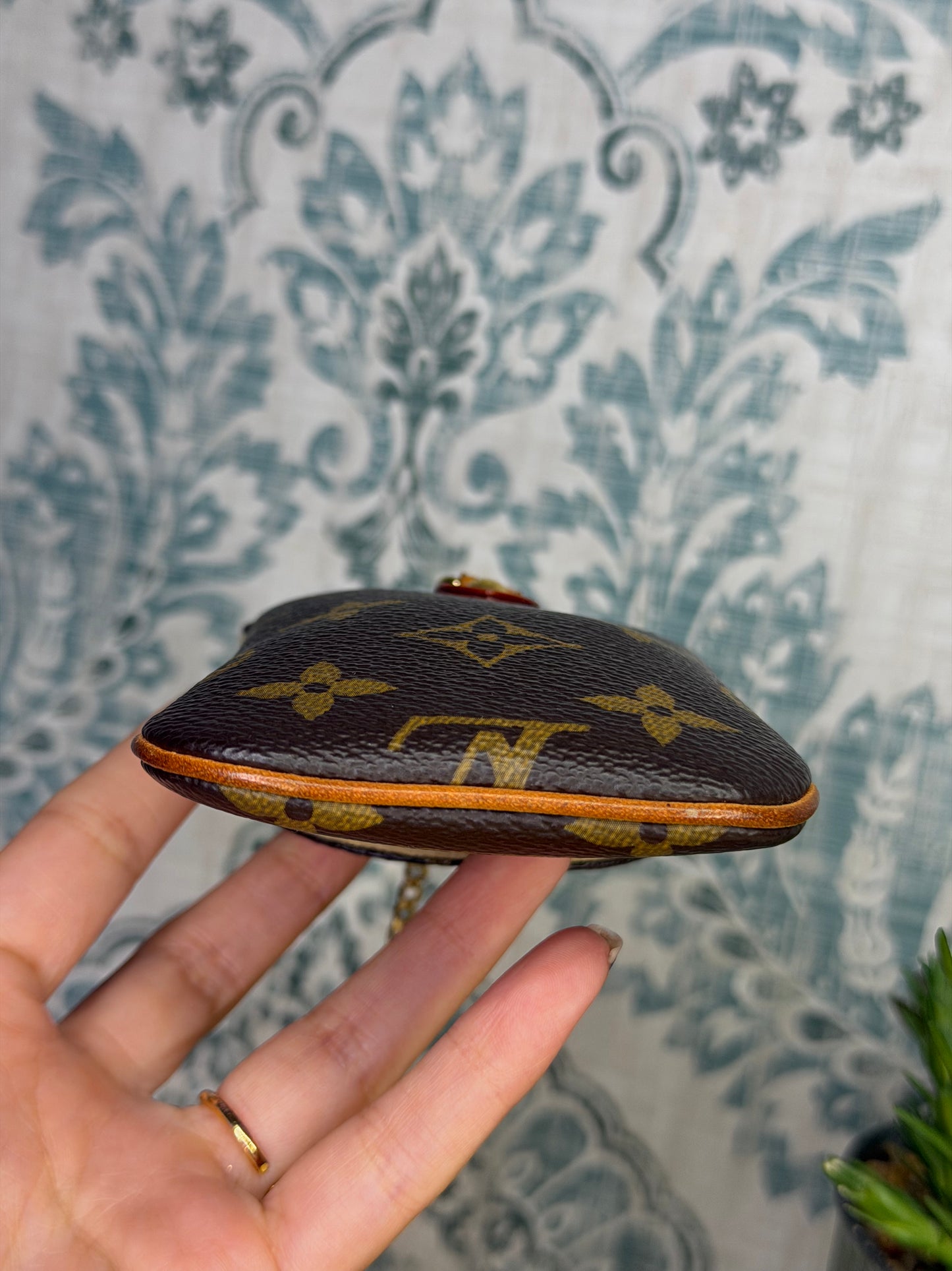 Louis Vuitton Etui Telephone MM