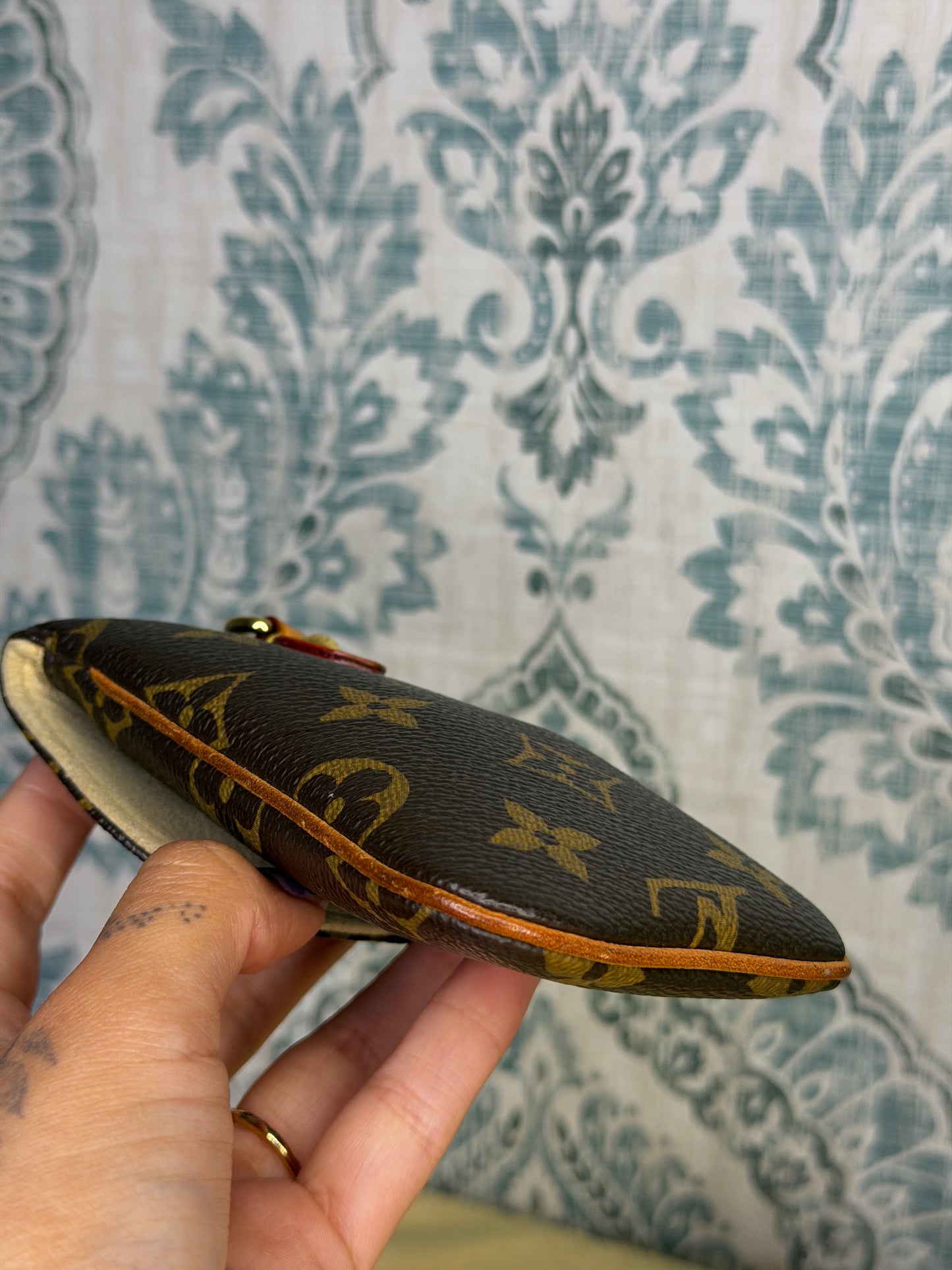 Louis Vuitton Etui Telephone MM