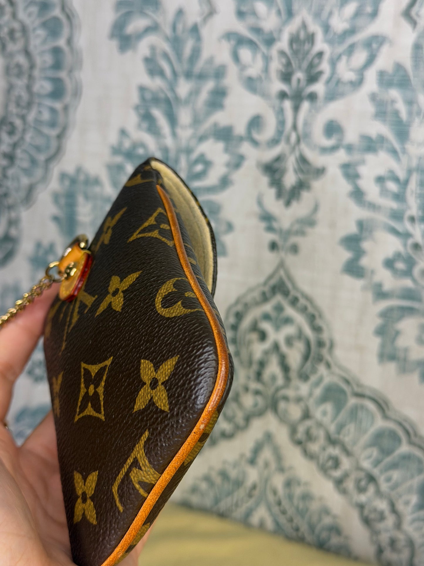 Louis Vuitton Etui Telephone MM